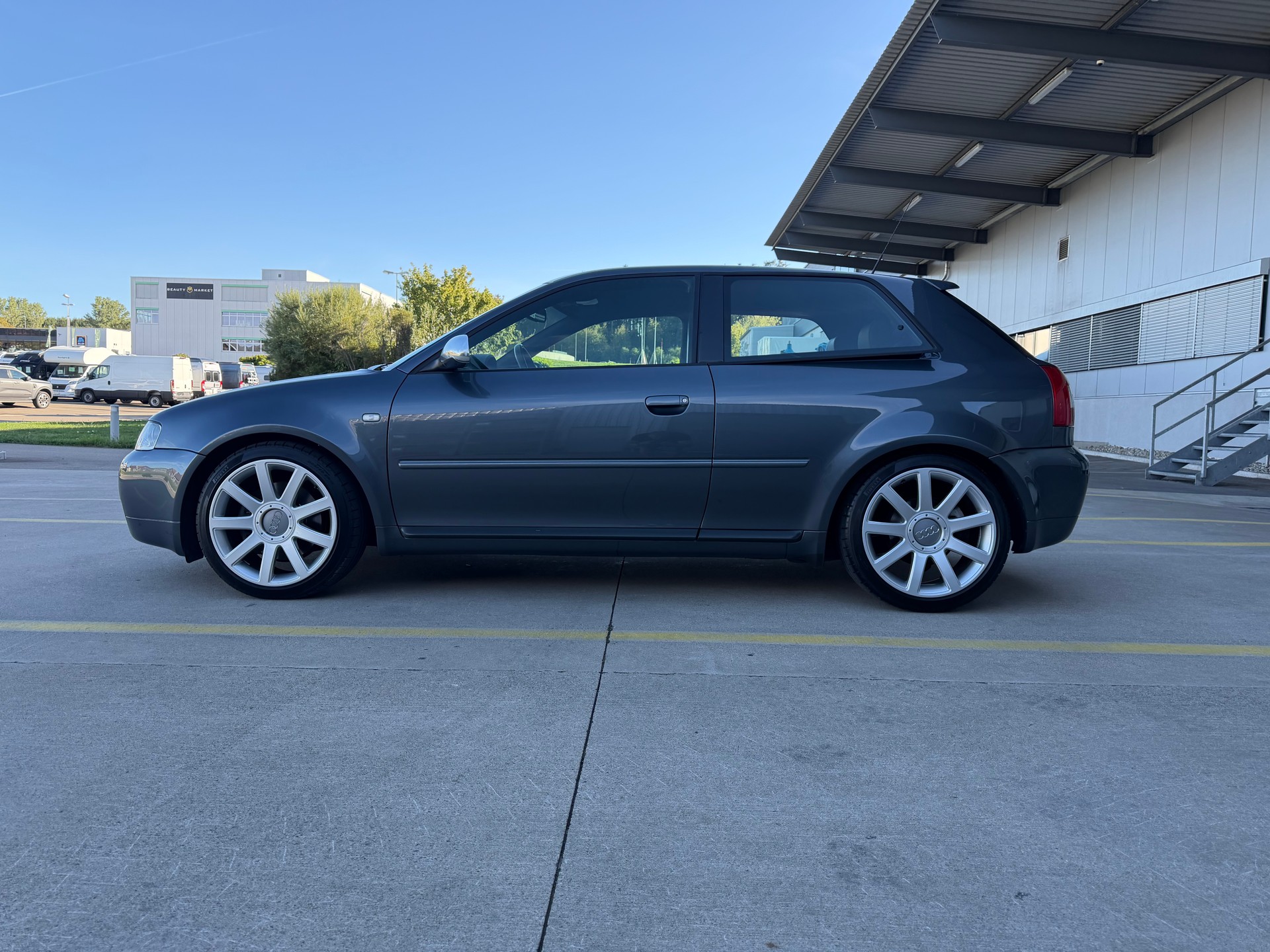 AUDI S3 quattro Swiss Edition