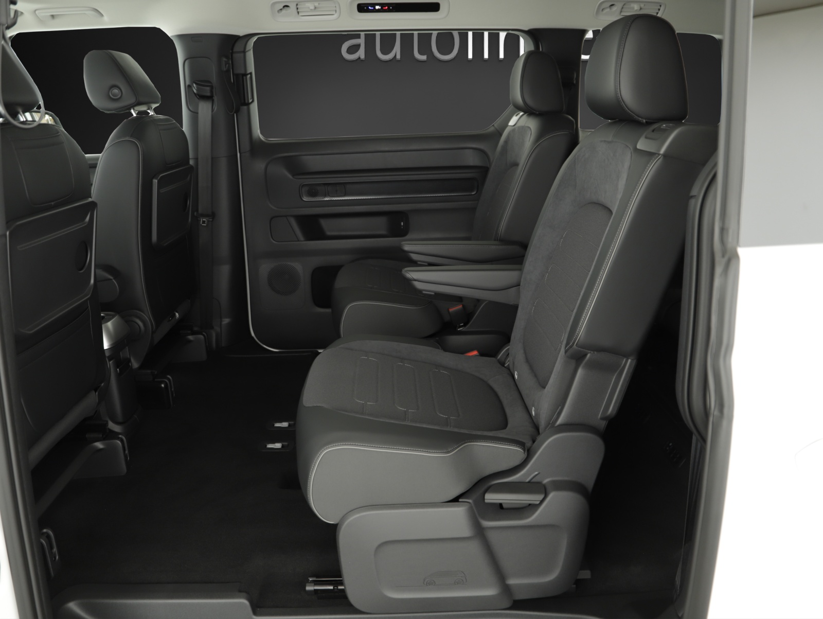 VW ID.Buzz LWB Pro 4 Motion-image-8