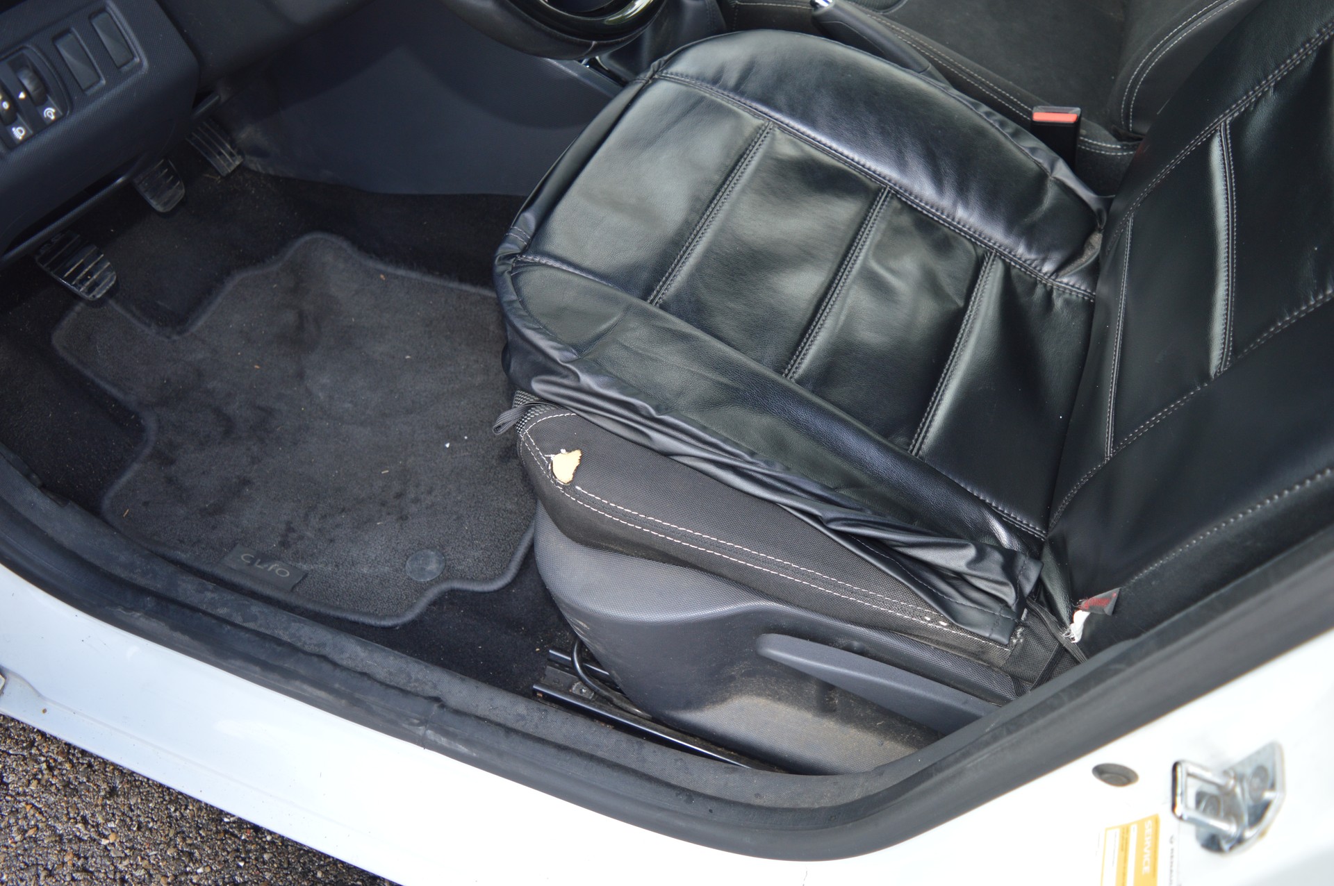 RENAULT Clio 1.2 16V Authentique-image-8