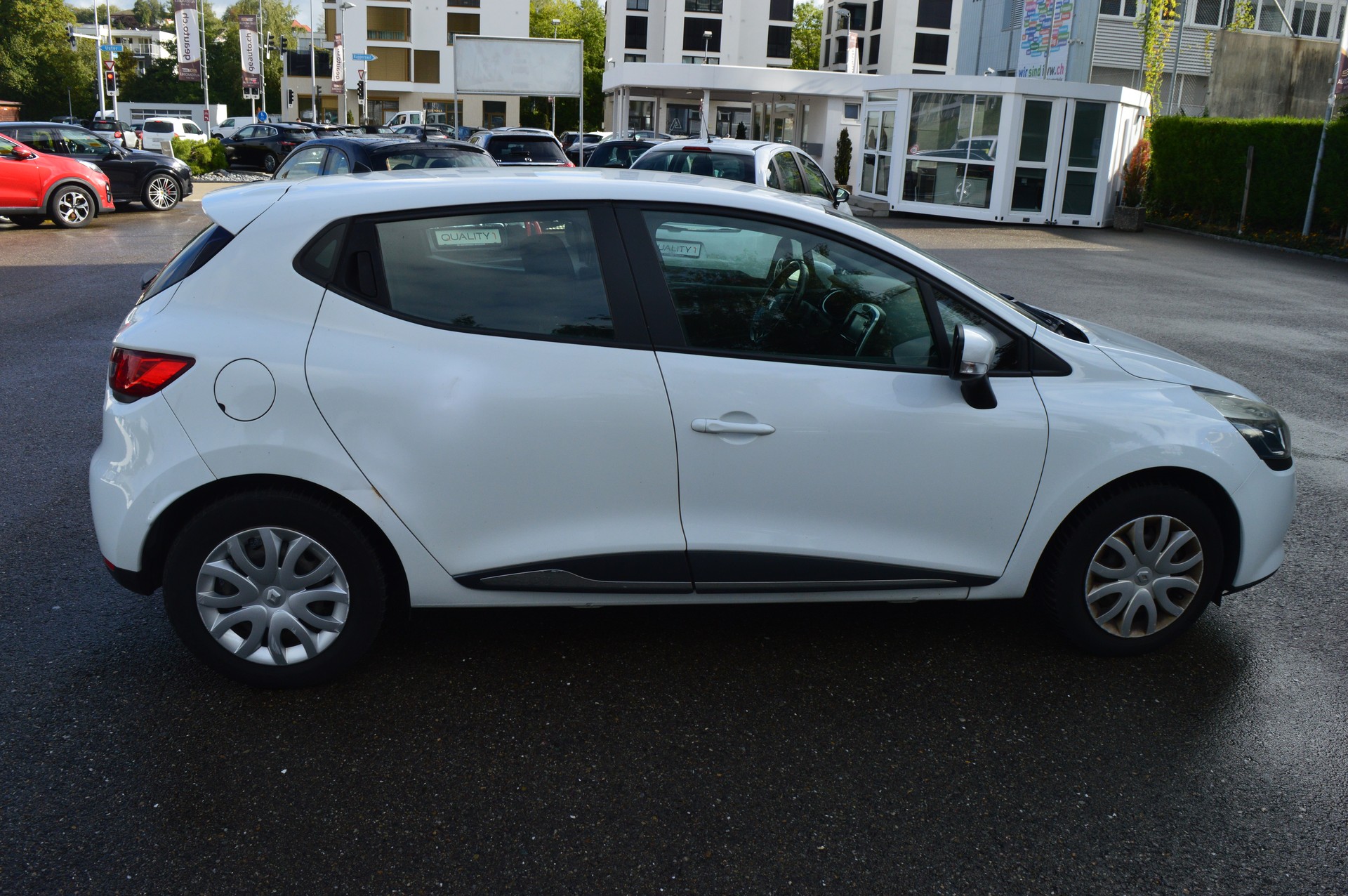 RENAULT Clio 1.2 16V Authentique-image-5