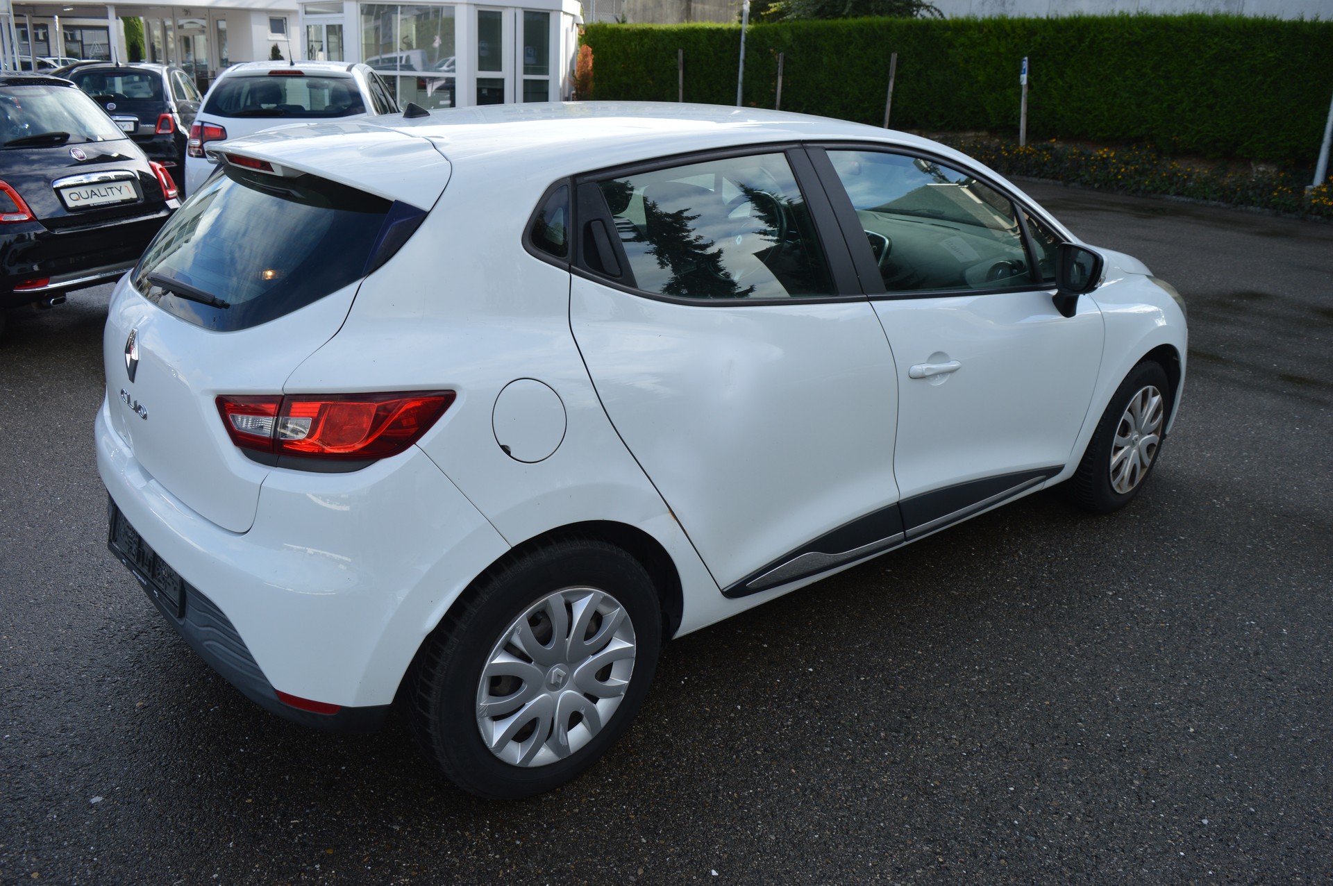RENAULT Clio 1.2 16V Authentique-image-4