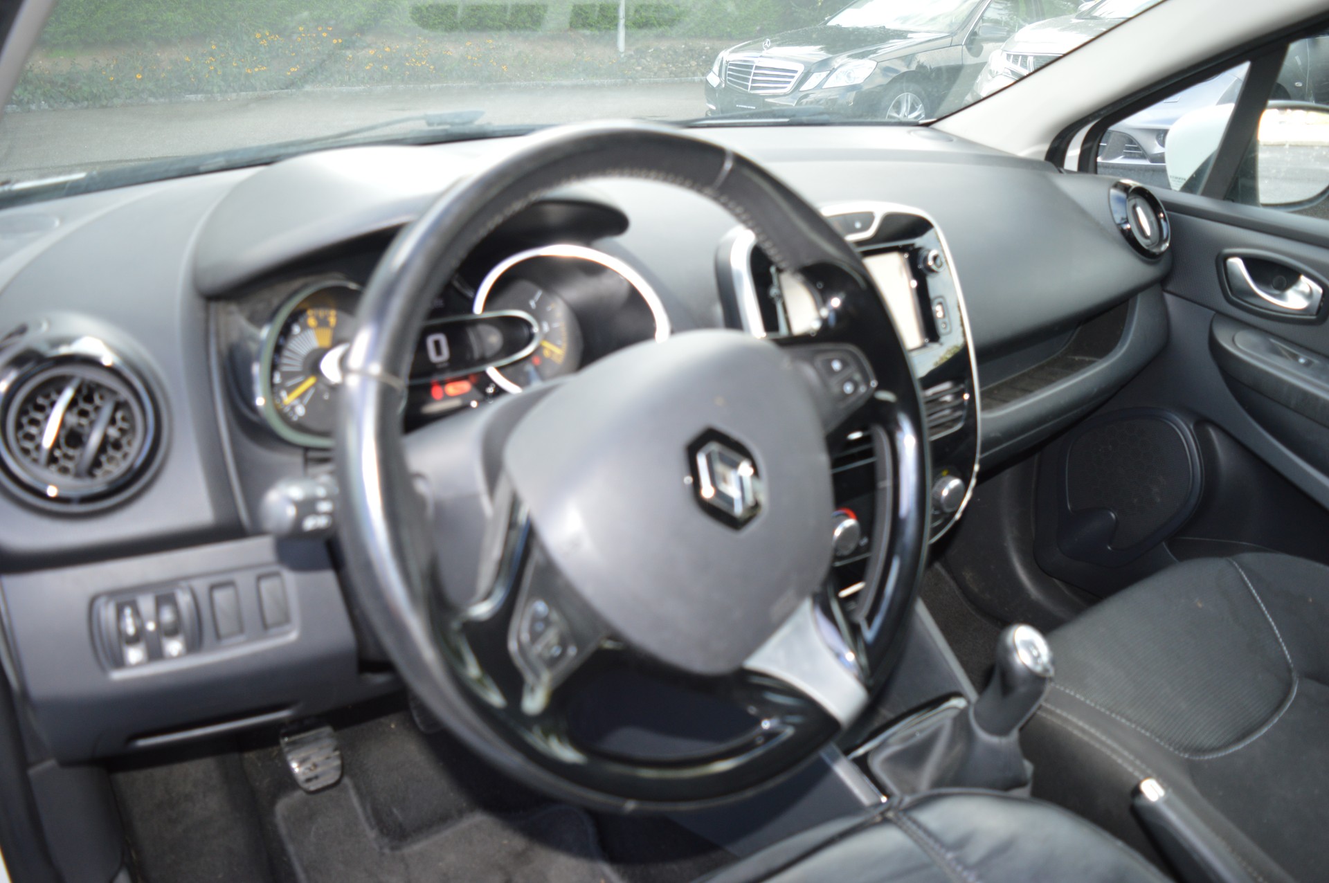 RENAULT Clio 1.2 16V Authentique-image-13