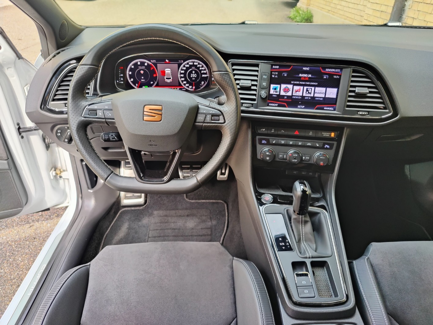 SEAT 2.0 TSI 300 Cupra 4Drive DSG-image-12