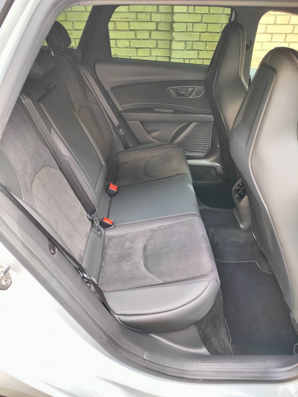 SEAT 2.0 TSI 300 Cupra 4Drive DSG-image-15