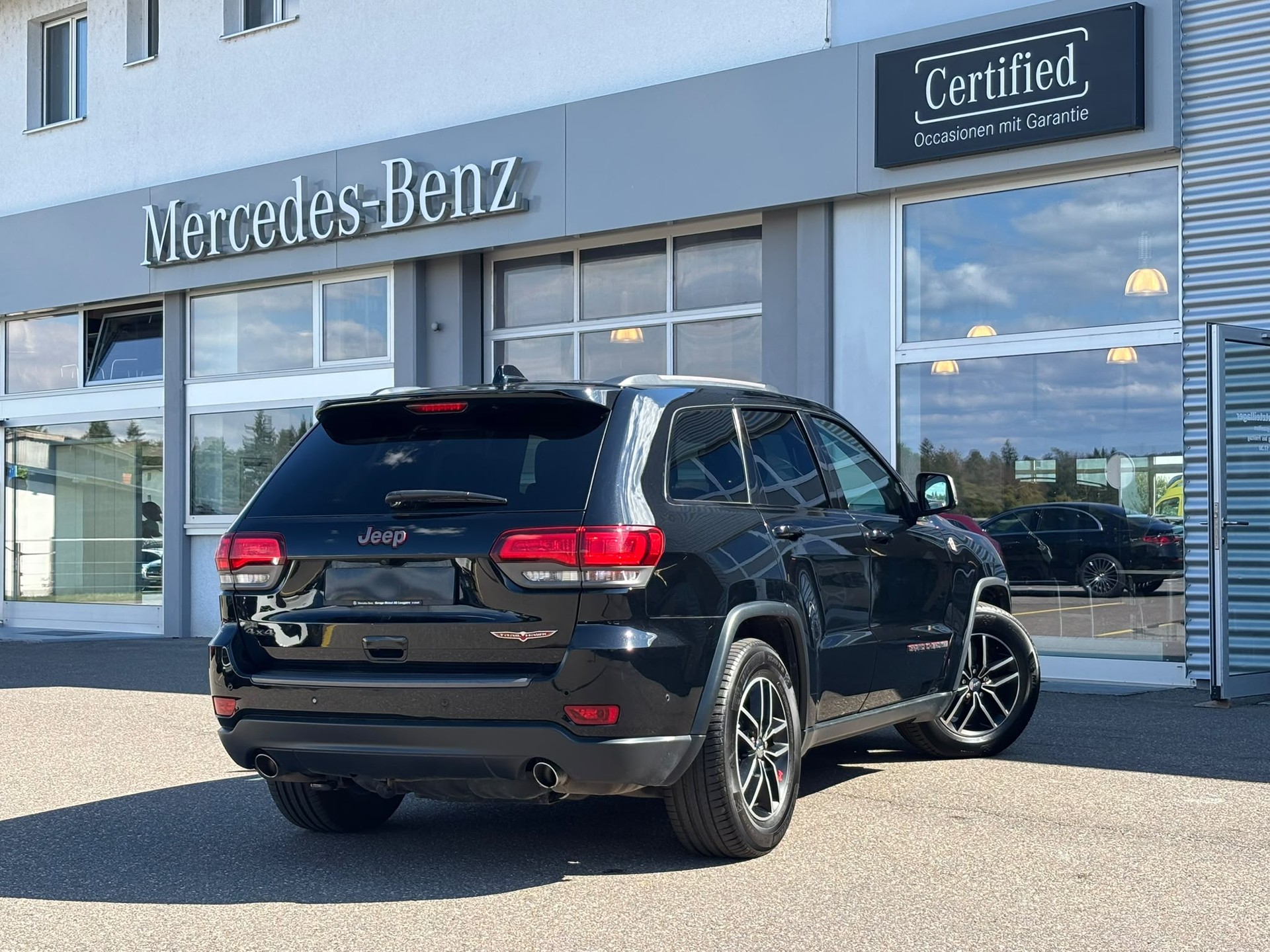 JEEP Grand Cherokee 3.0 CRD 250 75th Anniv. Ed.-image-3