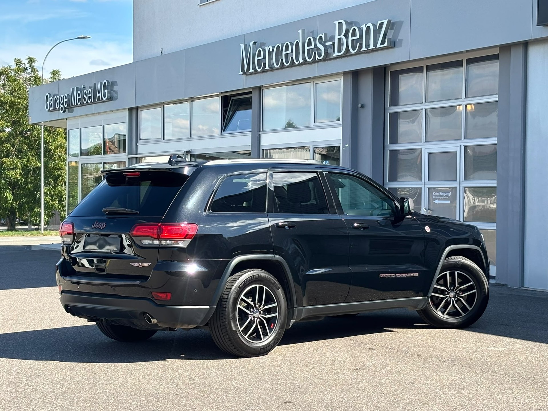 JEEP Grand Cherokee 3.0 CRD 250 75th Anniv. Ed.-image-2