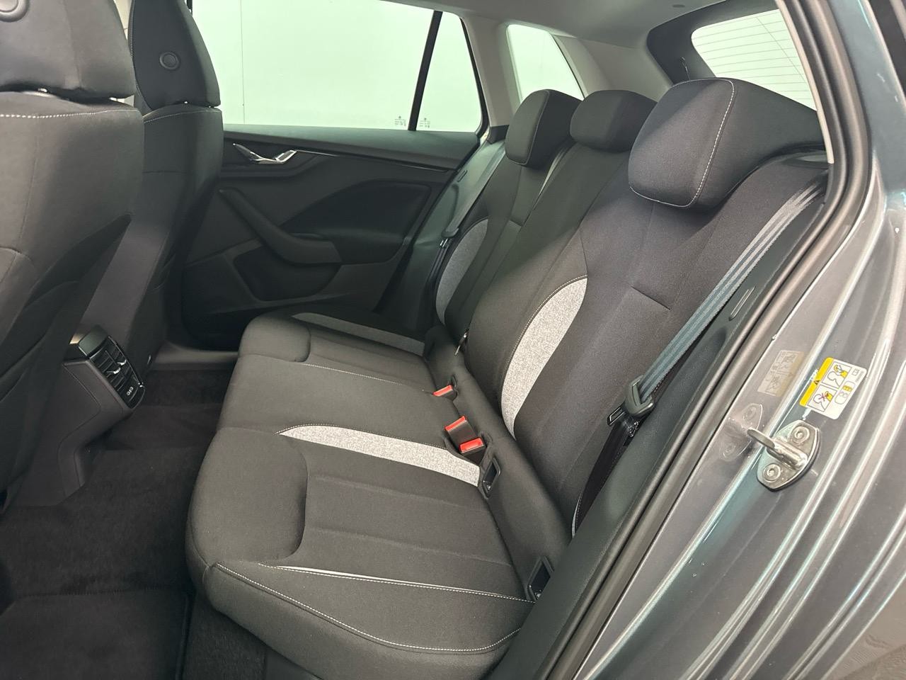 SKODA Kamiq 1.0 TSI Selection Black Pack-image-9