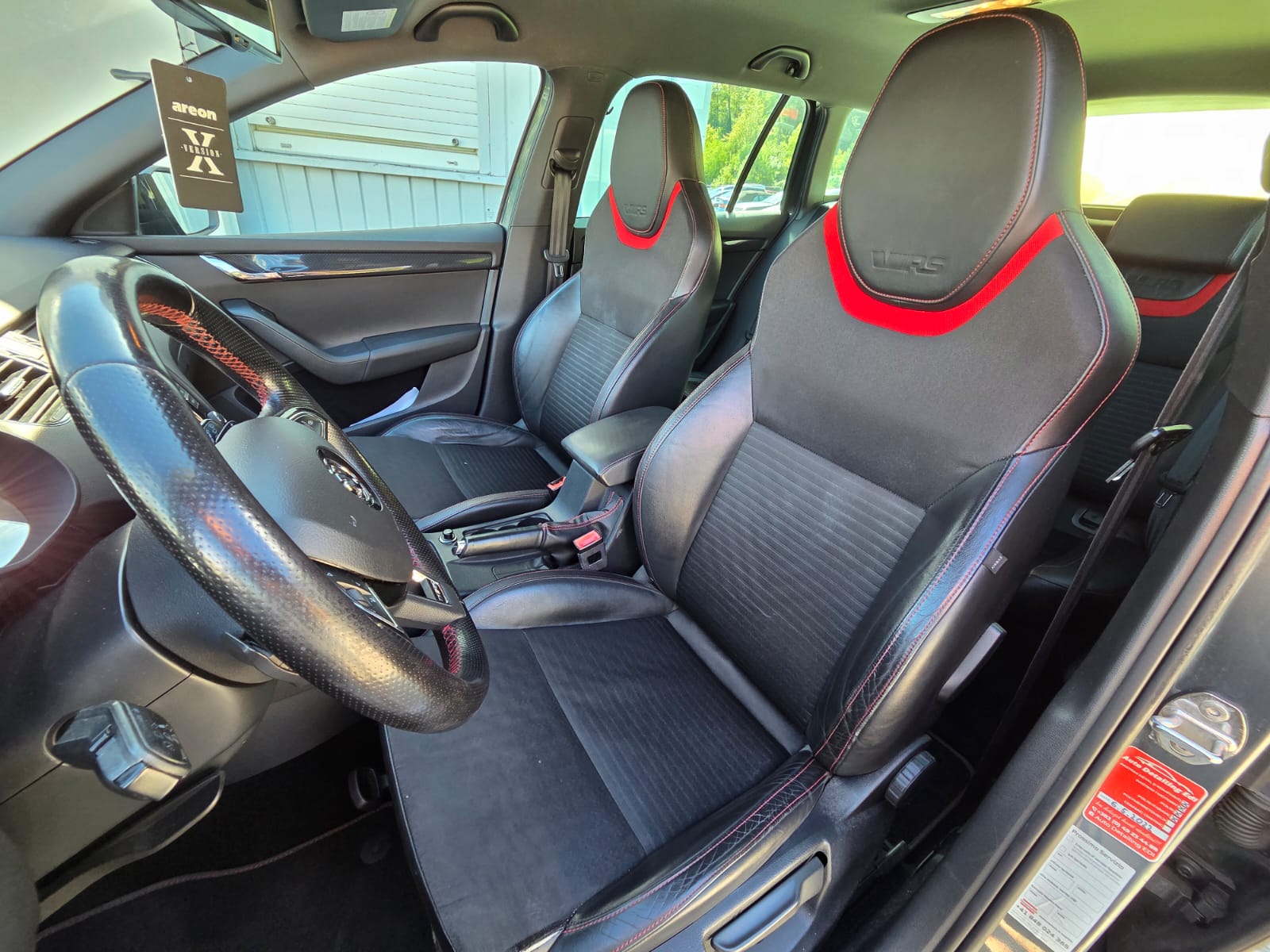 SKODA Octavia Combi 2.0 TDI RS DSG-image-13