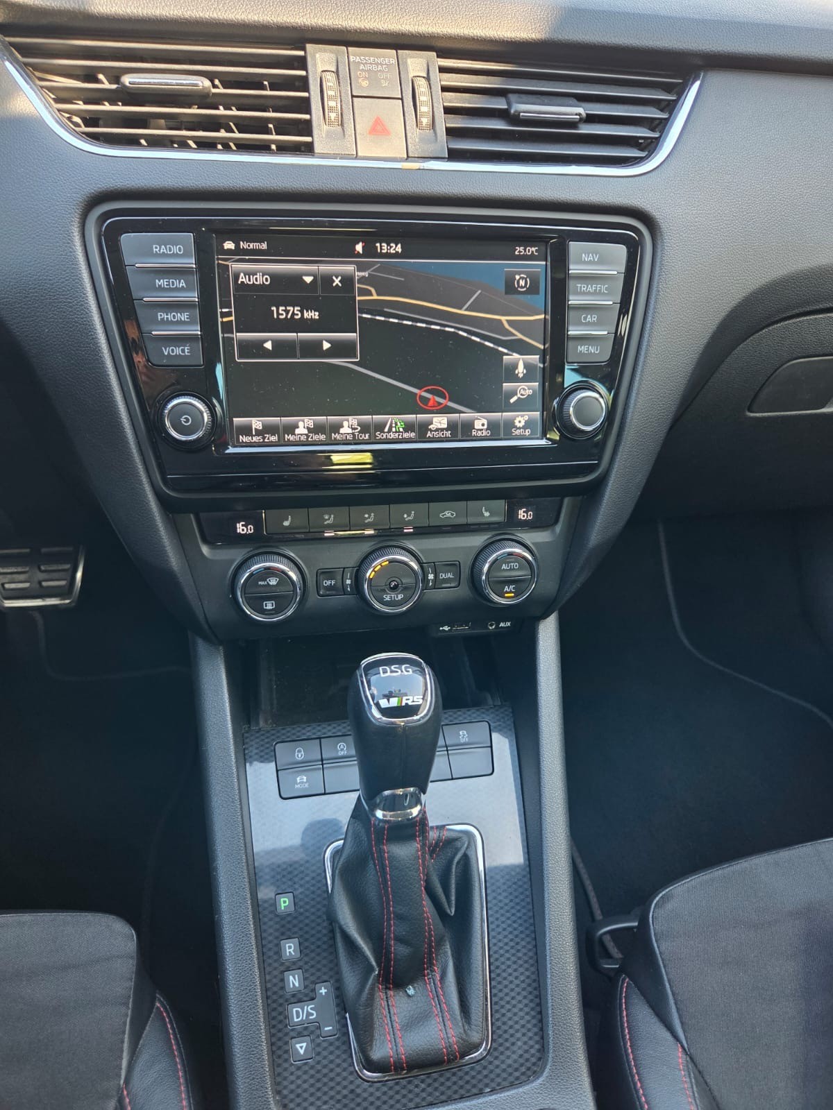 SKODA Octavia Combi 2.0 TDI RS DSG-image-15