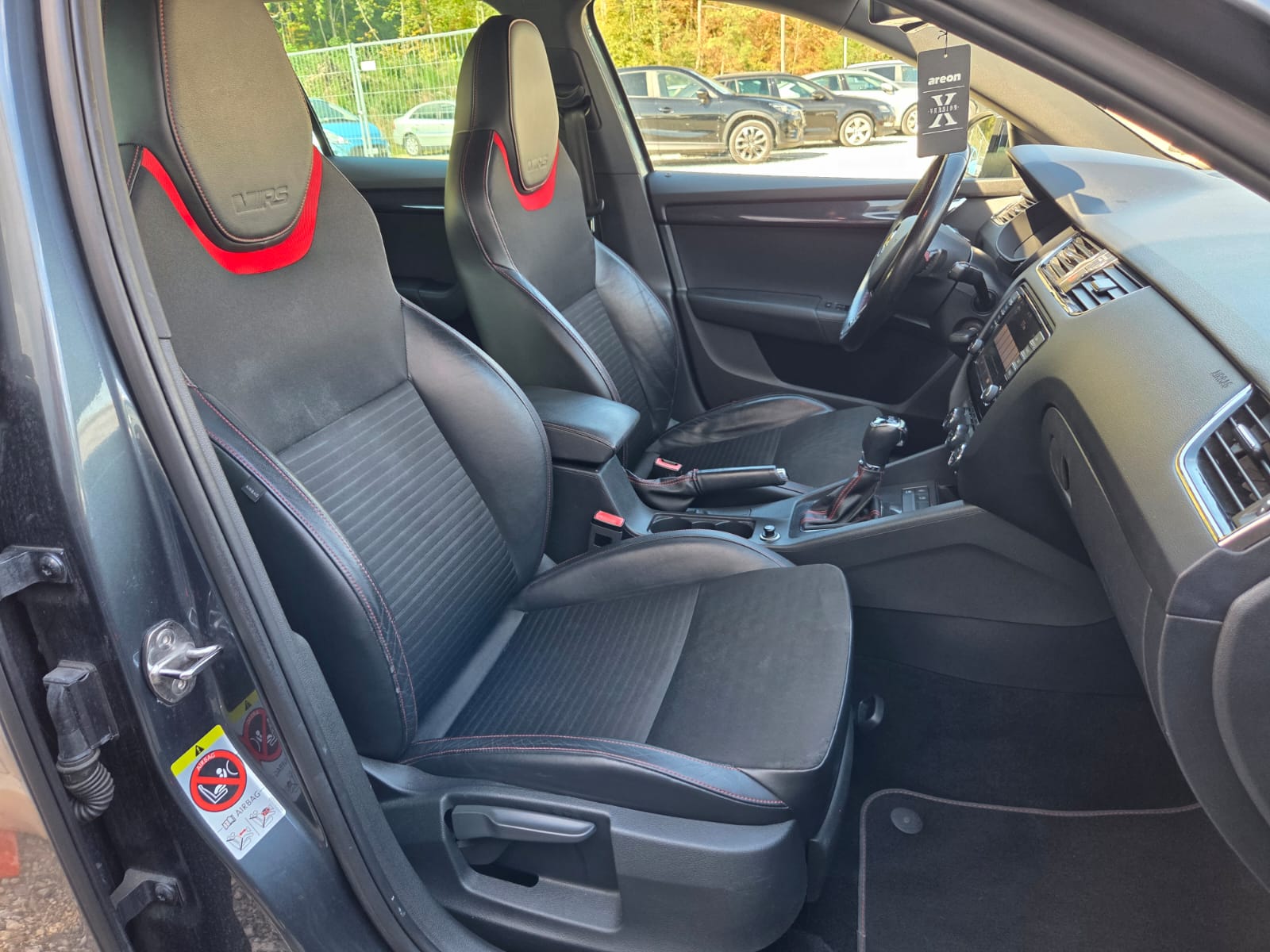 SKODA Octavia Combi 2.0 TDI RS DSG-image-12