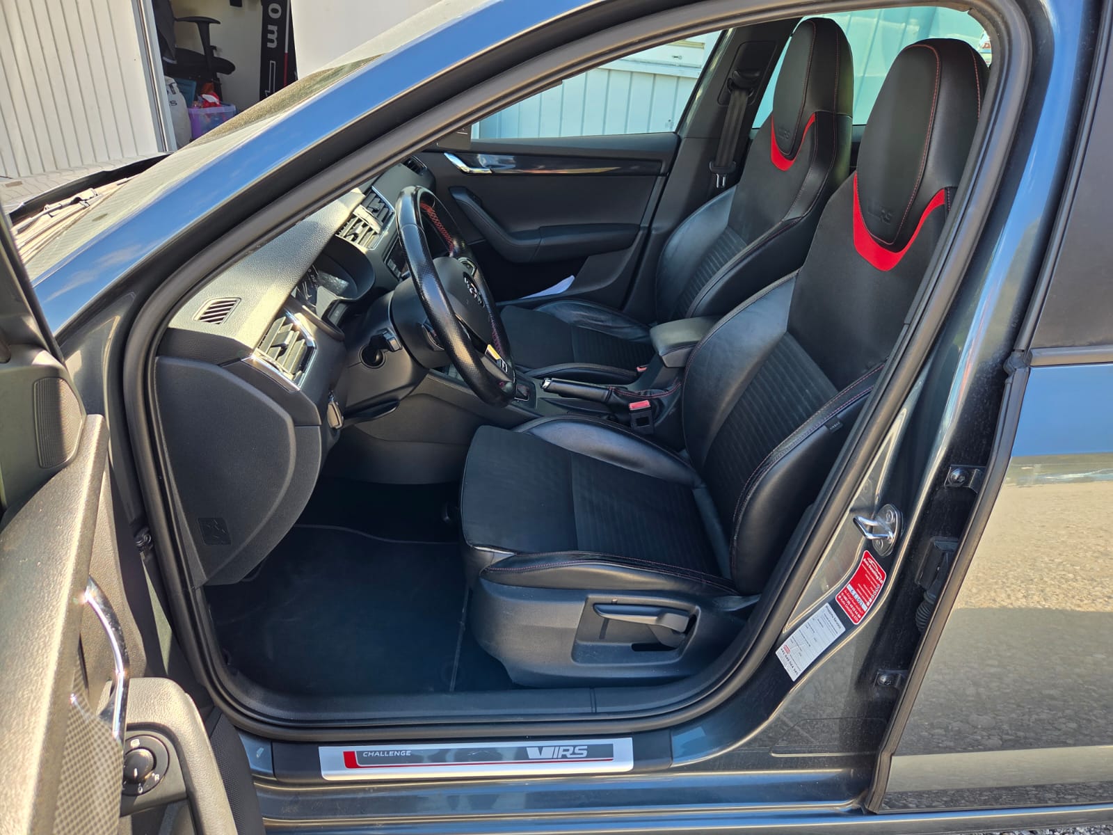 SKODA Octavia Combi 2.0 TDI RS DSG-image-10
