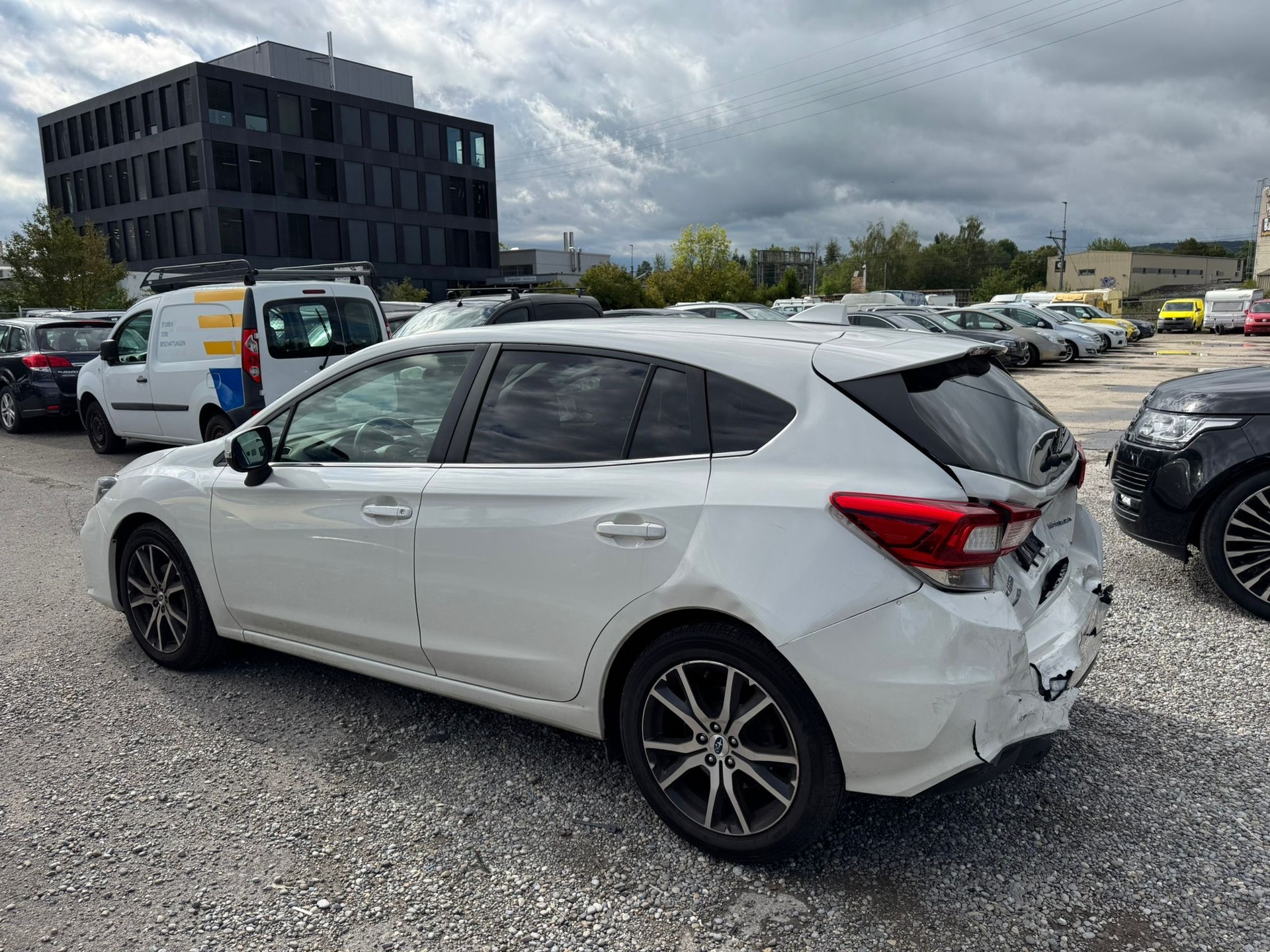 SUBARU Impreza 2.0 Luxury AWD Lineartronic-image-13