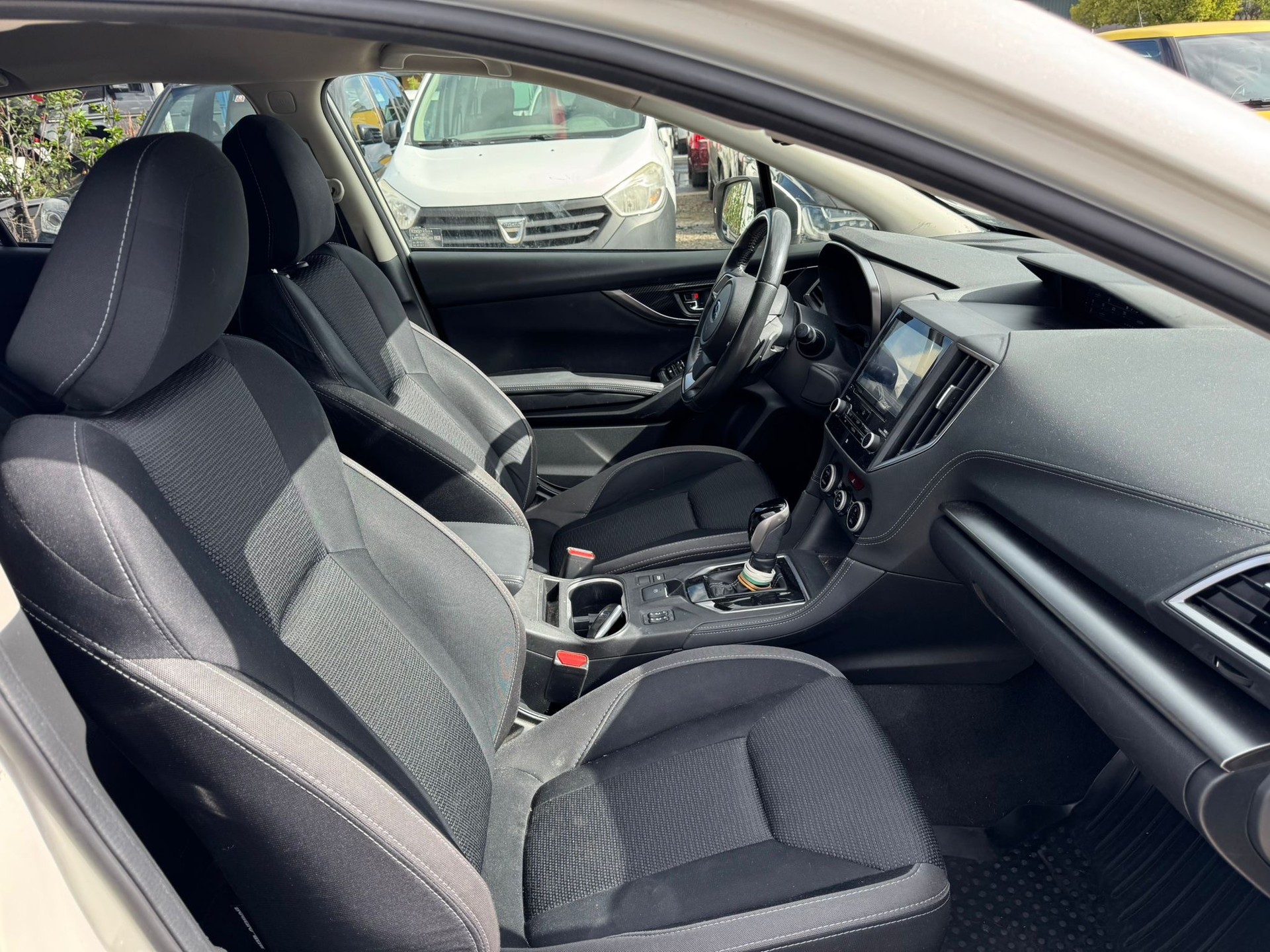 SUBARU Impreza 2.0 Luxury AWD Lineartronic-image-4
