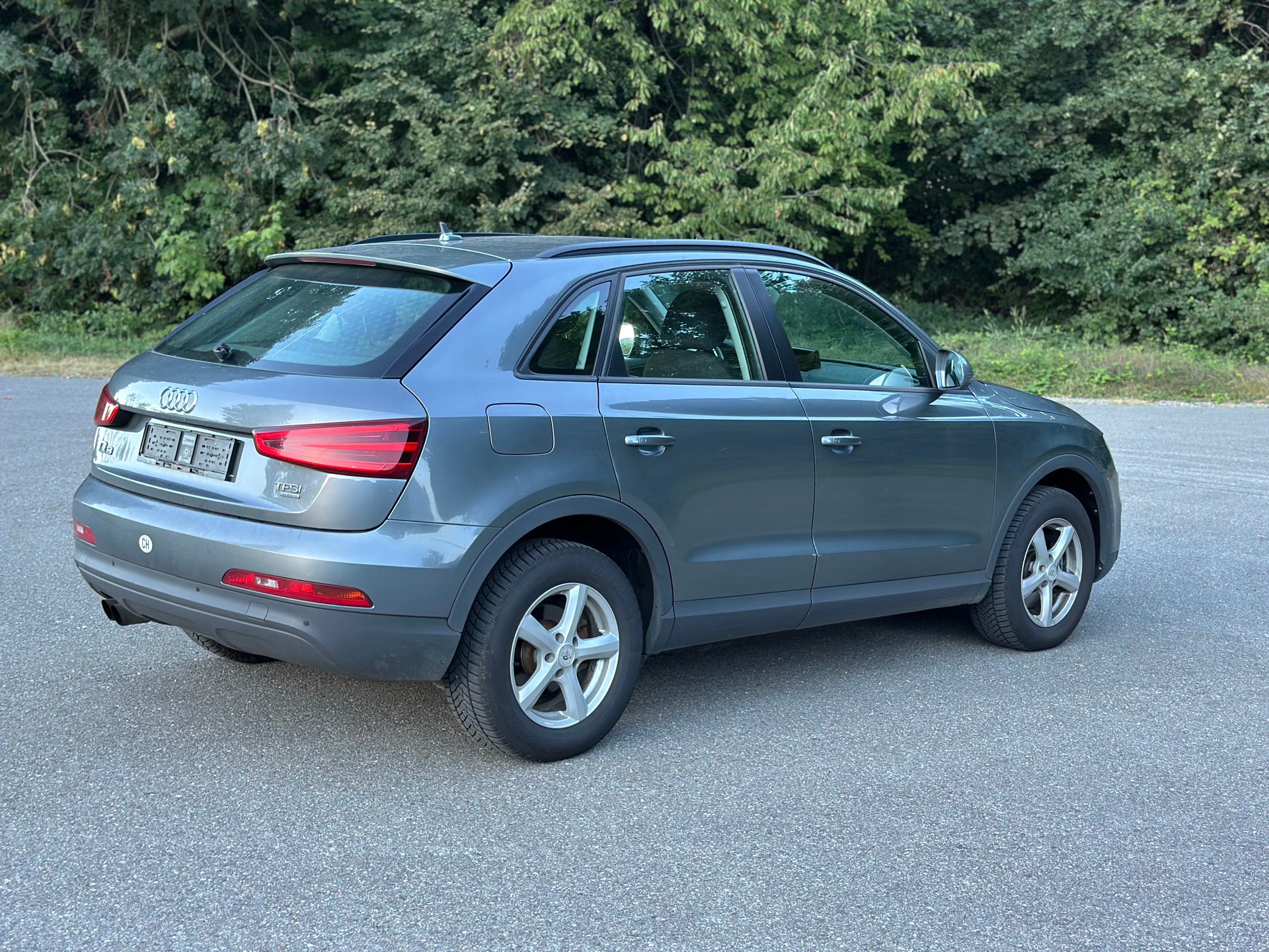 AUDI Q3 2.0 TFSI quattro-image-1