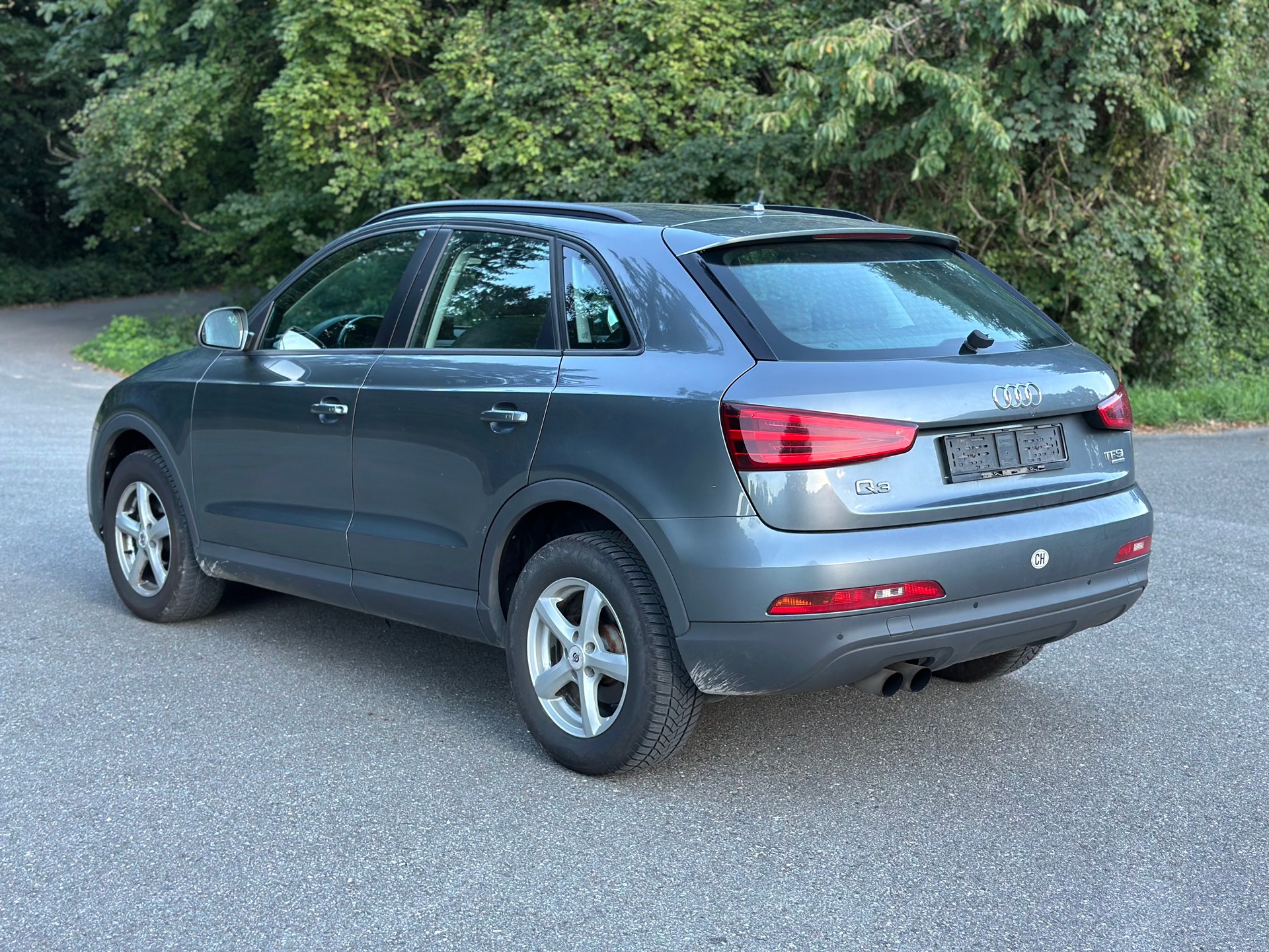 AUDI Q3 2.0 TFSI quattro-image-3