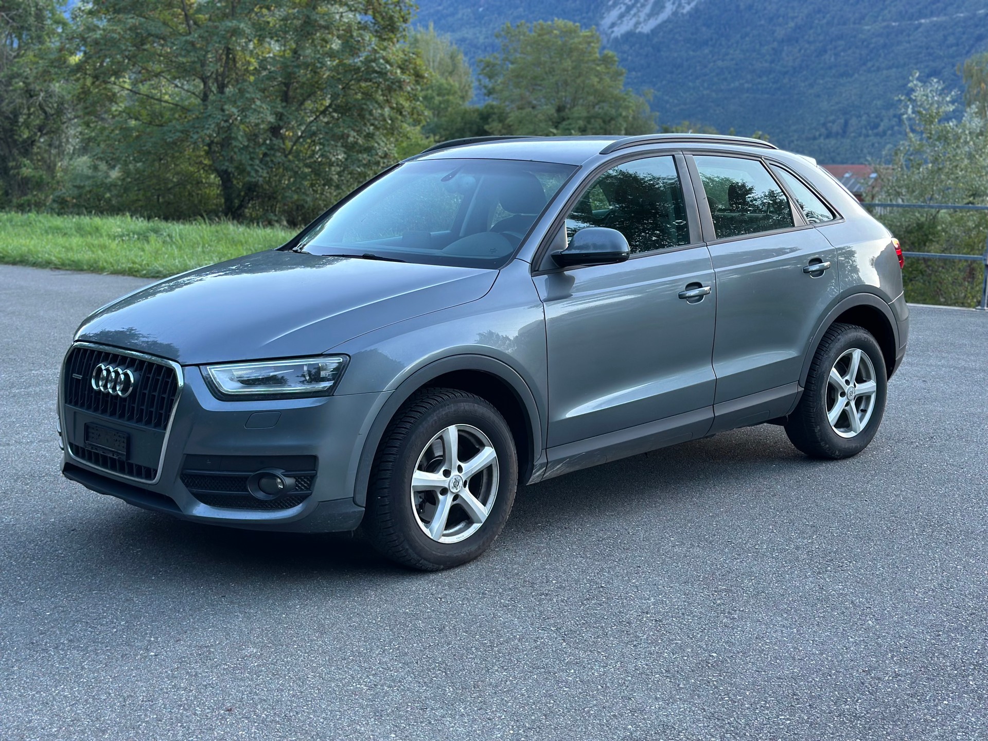 AUDI Q3 2.0 TFSI quattro-image-4