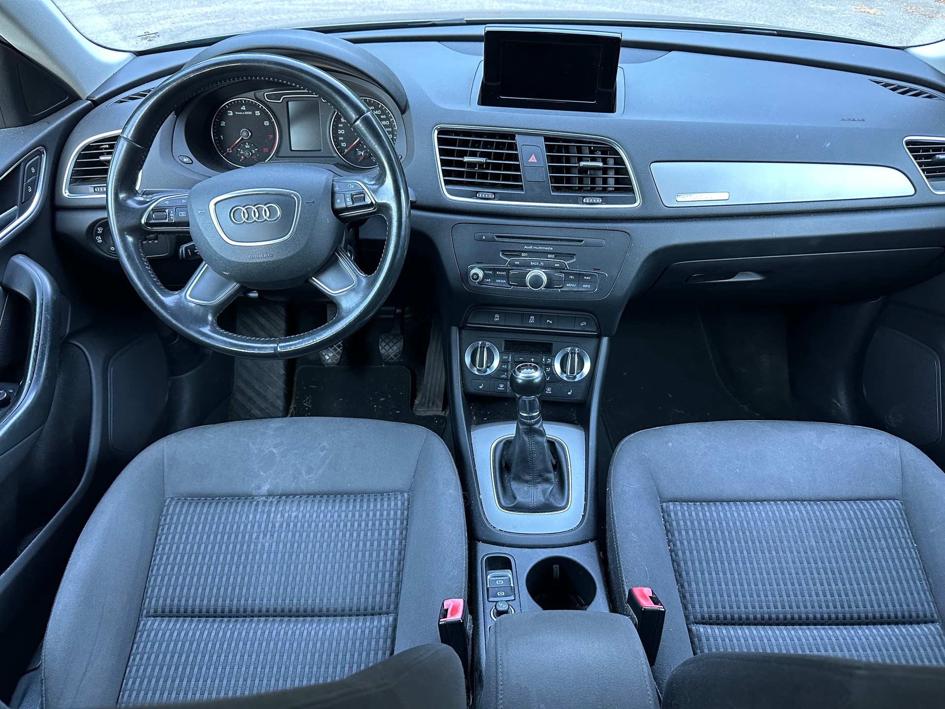 AUDI Q3 2.0 TFSI quattro-image-6
