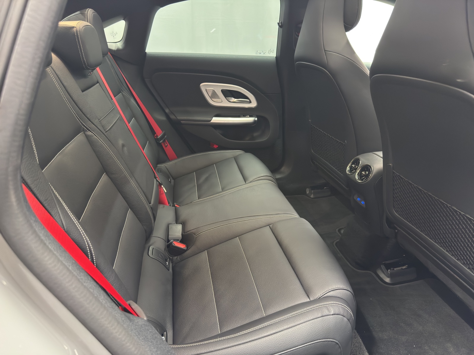 MERCEDES-BENZ CLA 350 AMG Line 4Matic-image-9