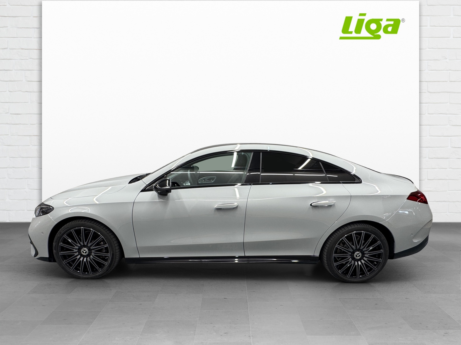 MERCEDES-BENZ CLA 350 AMG Line 4Matic-image-2