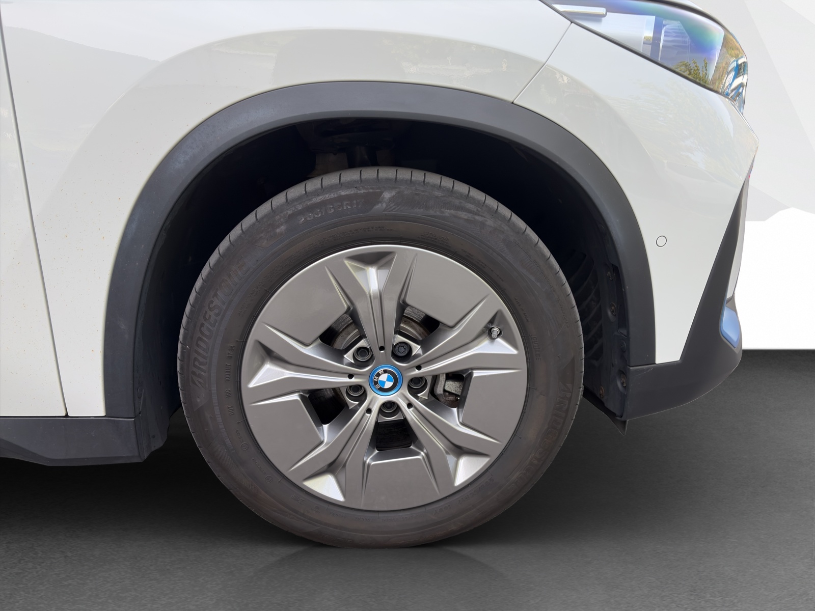 BMW iX1 xDrive30-image-23