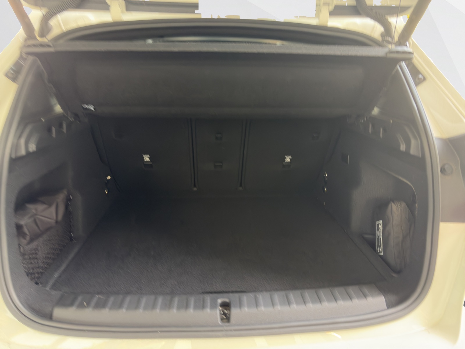 BMW iX1 xDrive30-image-18