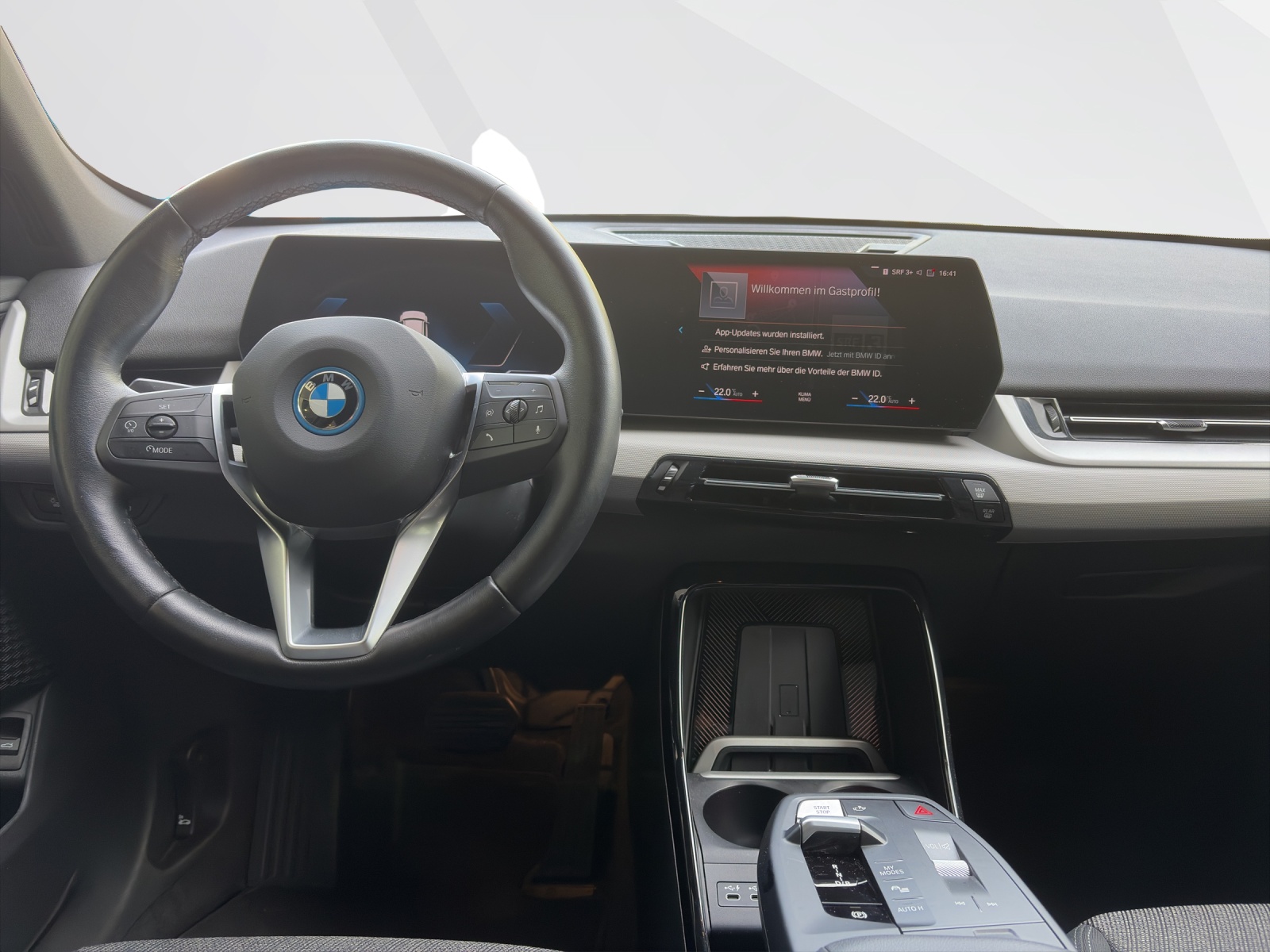 BMW iX1 xDrive30-image-10