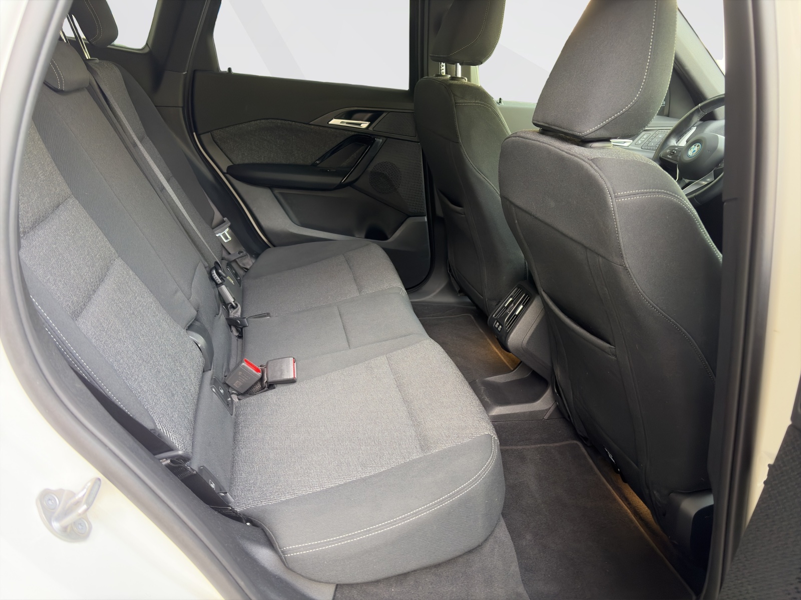 BMW iX1 xDrive30-image-19
