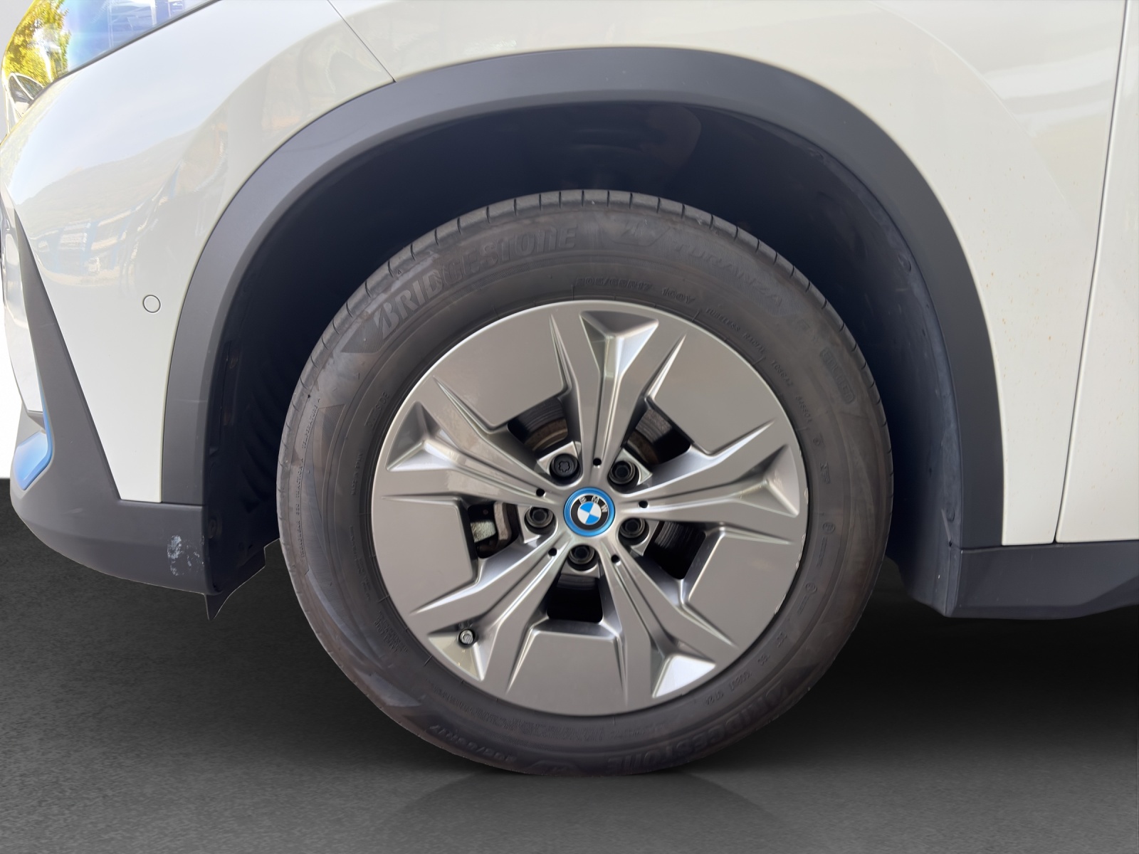 BMW iX1 xDrive30-image-20