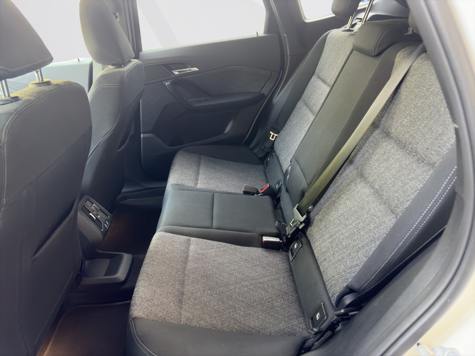 BMW iX1 xDrive30-image-17