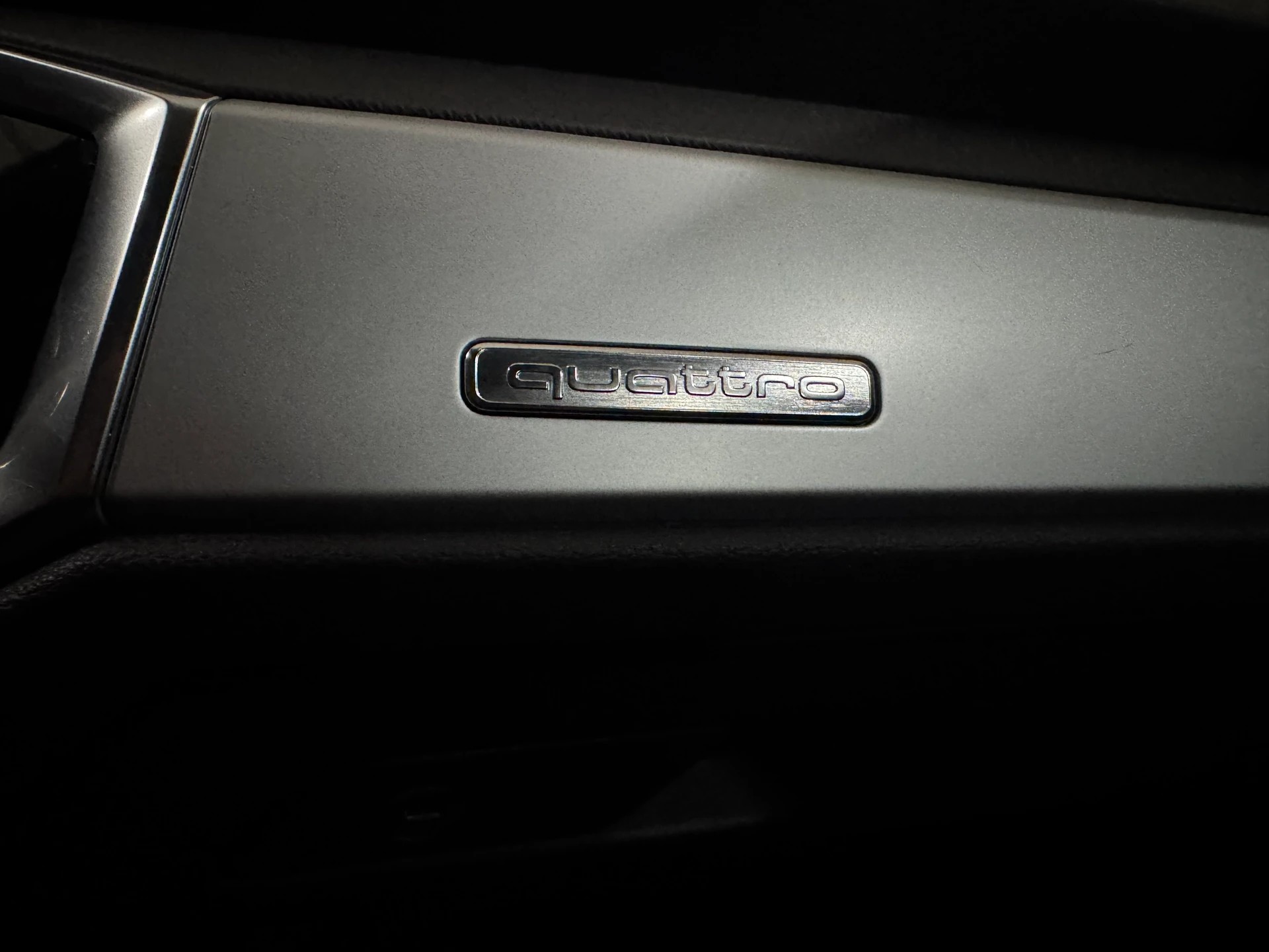 AUDI Q3 40 TFSI quattro S-tronic-image-18