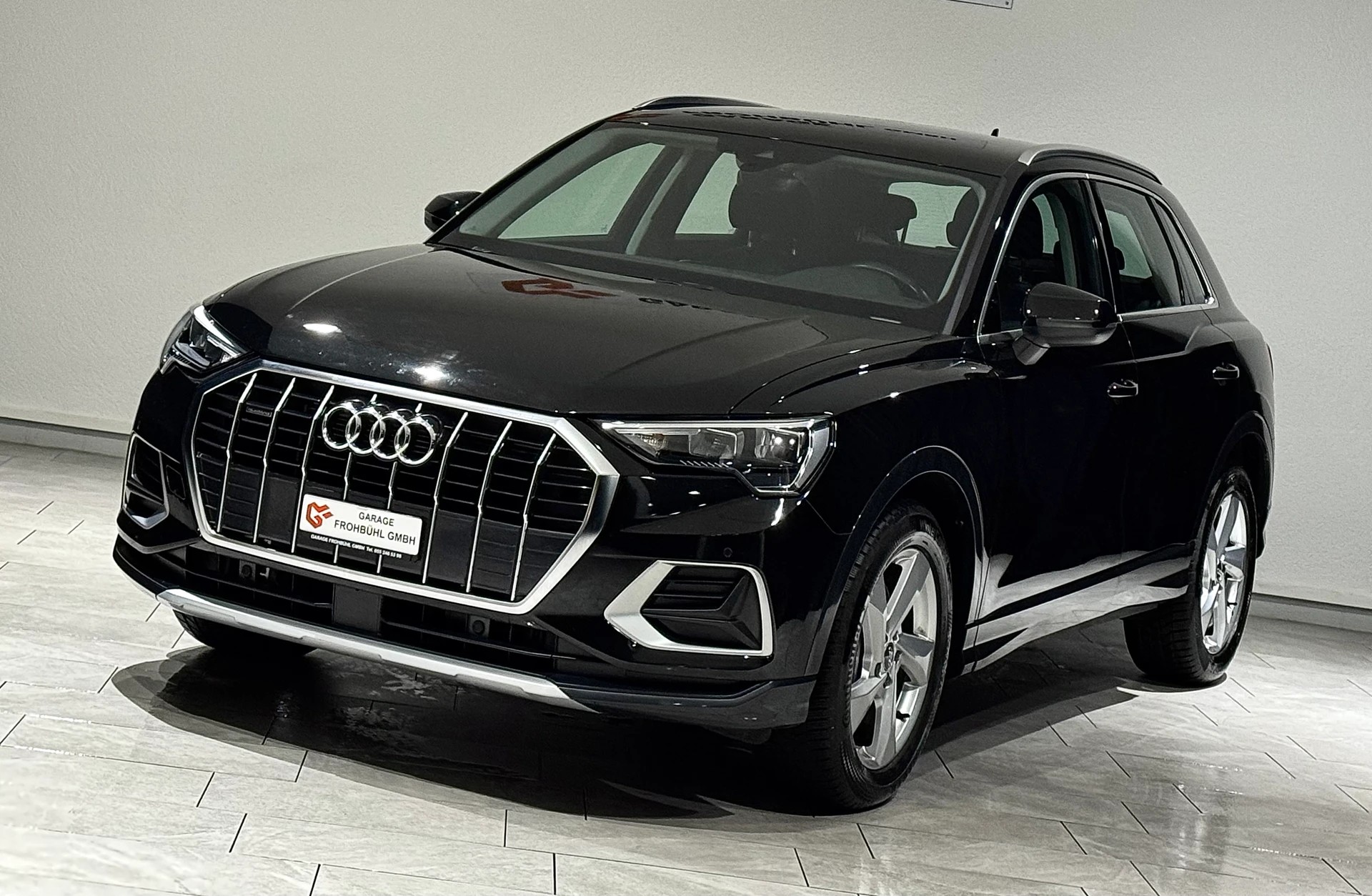 AUDI Q3 40 TFSI quattro S-tronic-image-0