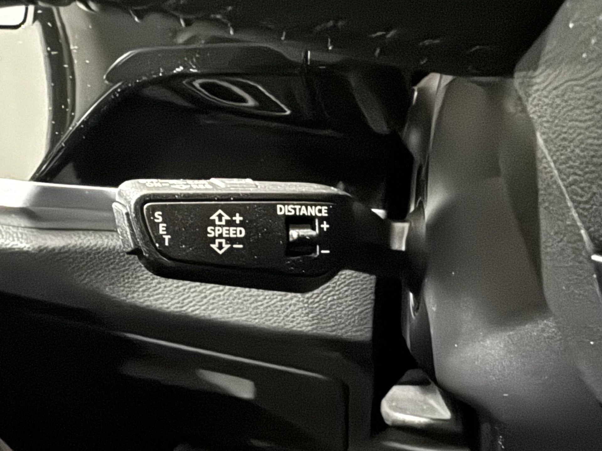 AUDI Q3 40 TFSI quattro S-tronic-image-19