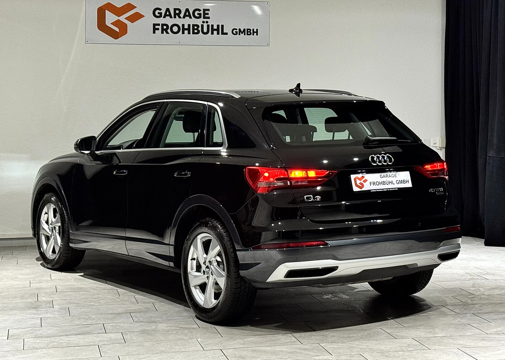 AUDI Q3 40 TFSI quattro S-tronic-image-4