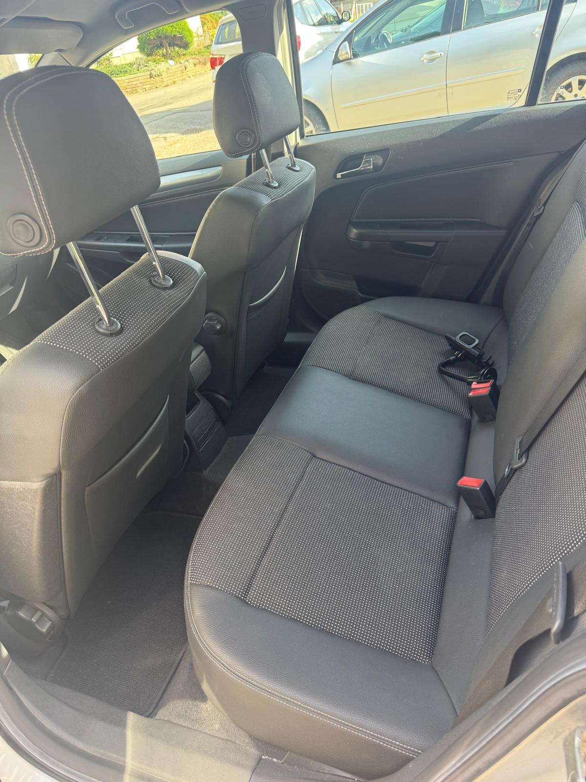 OPEL Astra 1.8i 16V Enjoy-image-7