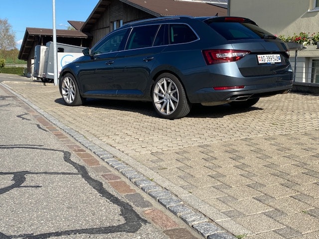 SKODA 2.0 TSI 280 L & K 4x4 DSG-image-3
