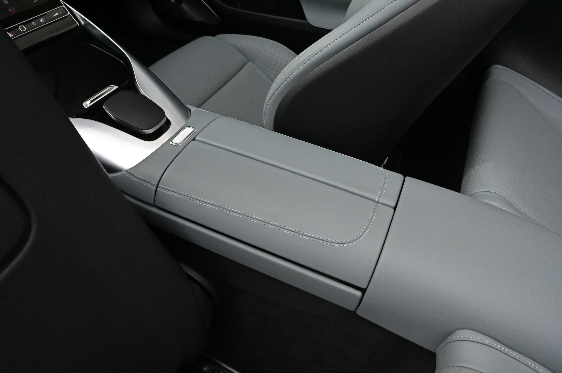 MERCEDES-BENZ AMG SL 63 4M Speedshift MCT-image-25