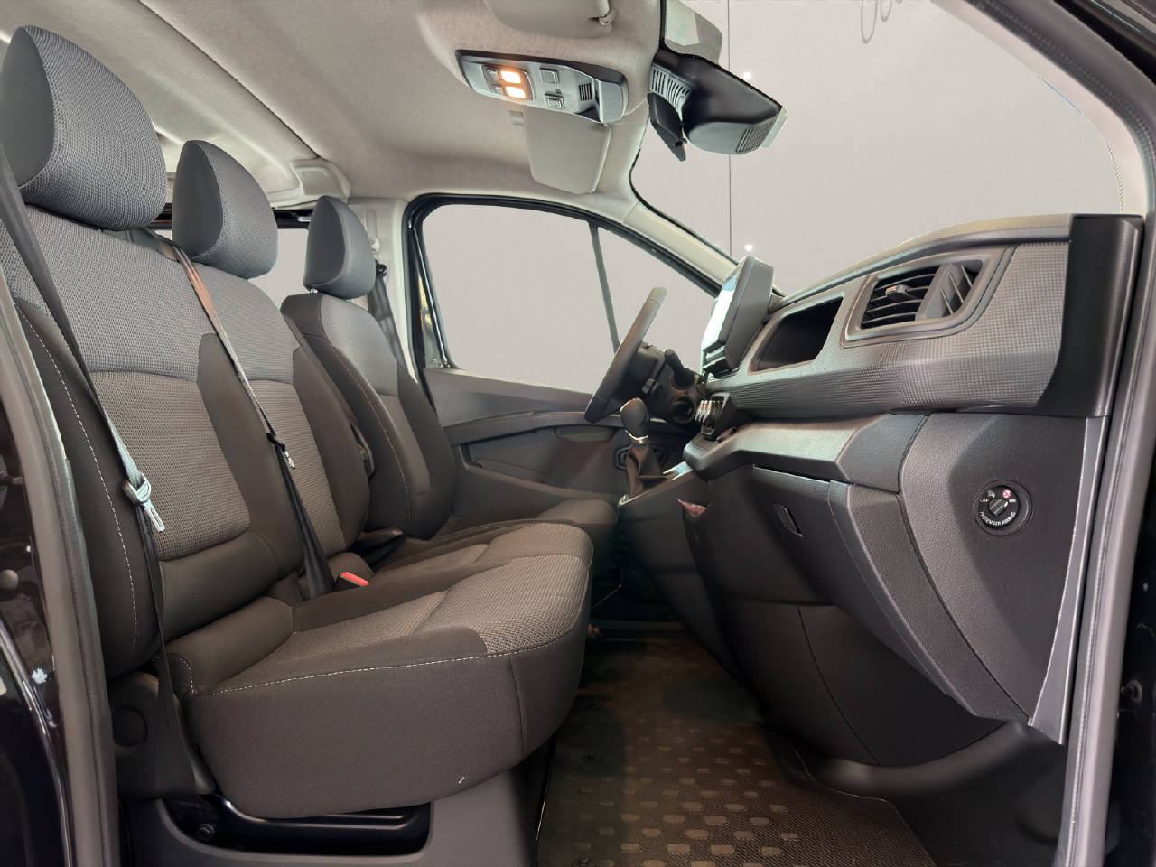 RENAULT Trafic Grand Passenger 2.0 dCi Blue 150 evolution-image-10