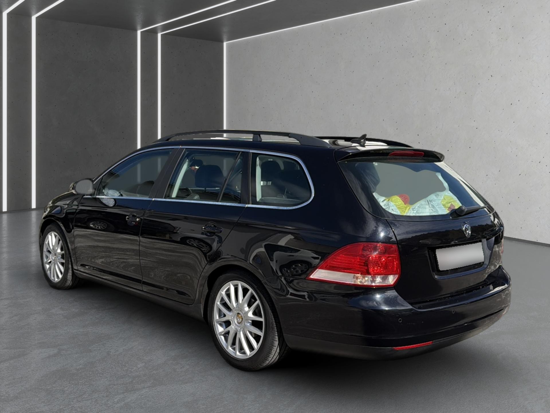VW Golf Variant 2.0 TDI Sportline-image-5