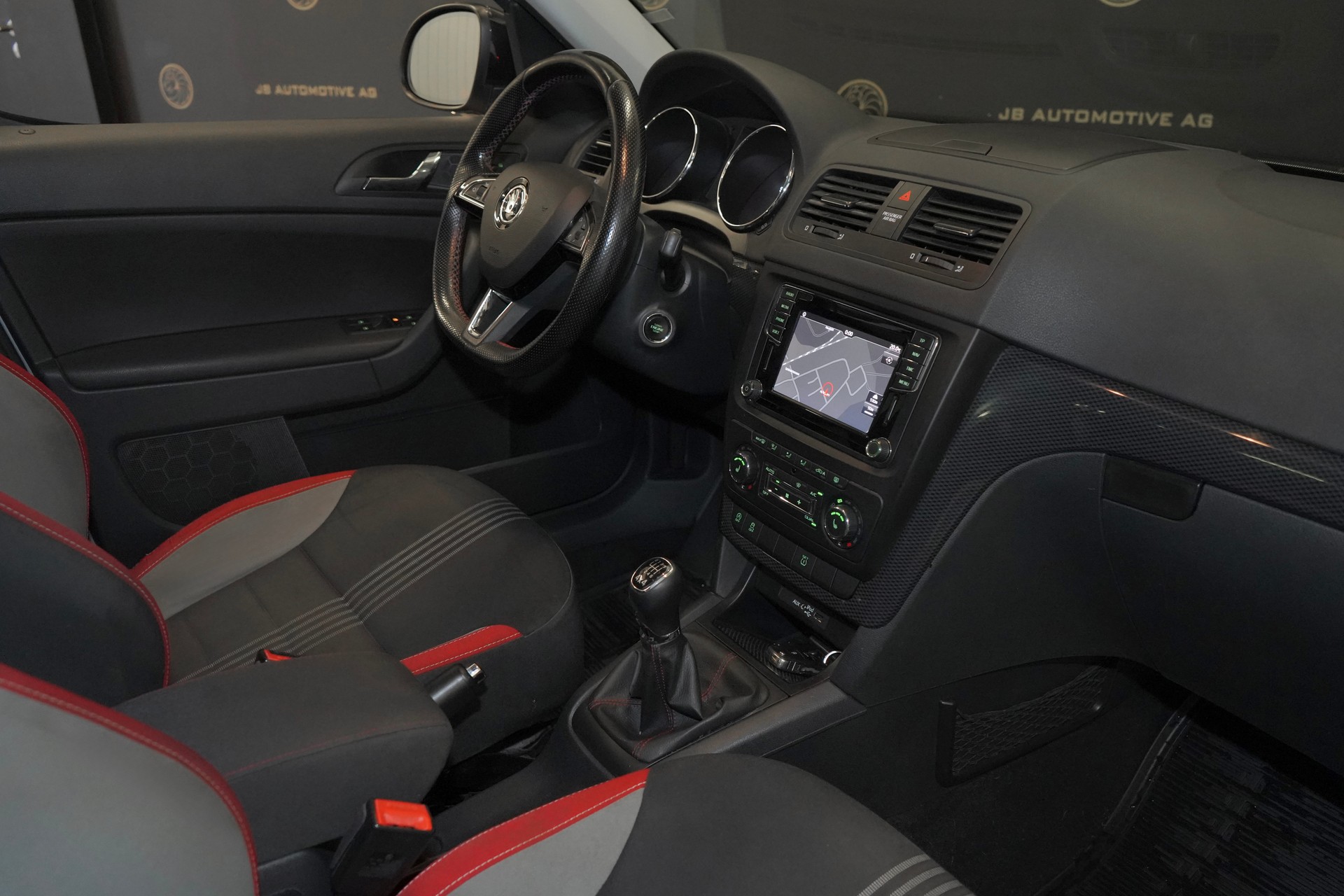 SKODA Yeti 1.4 TSI Monte Carlo 4x4-image-5
