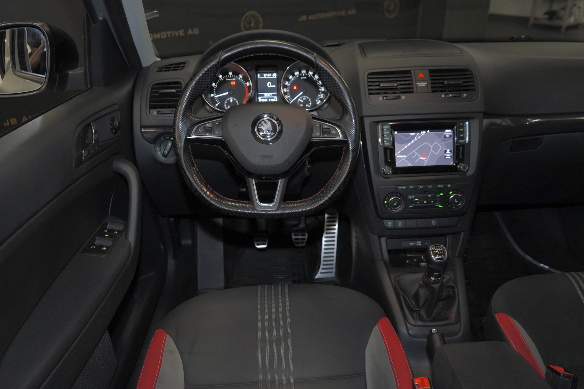 SKODA Yeti 1.4 TSI Monte Carlo 4x4-image-2