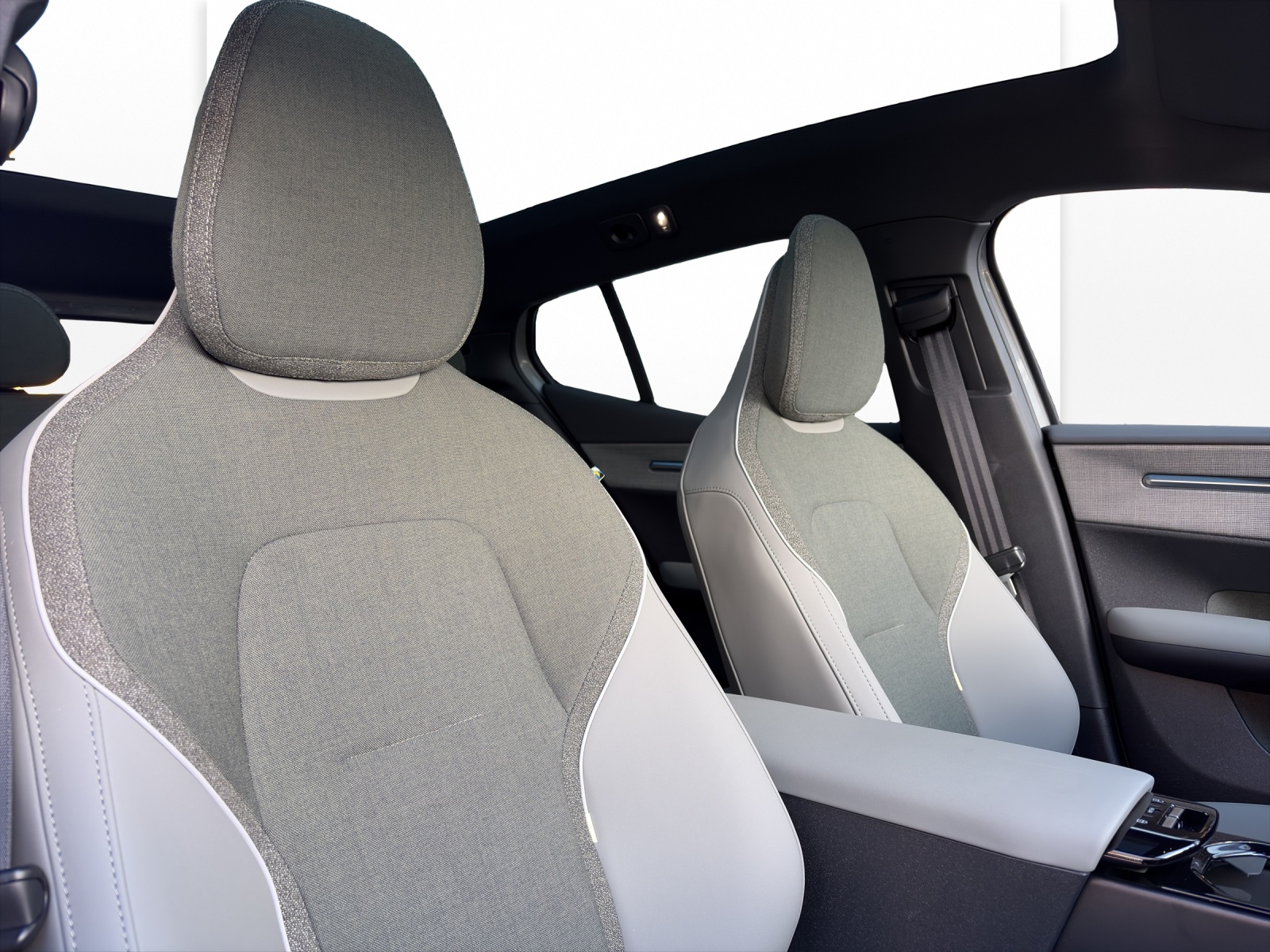 VOLVO EX30 CC E60 Twin Performance AWD-image-19
