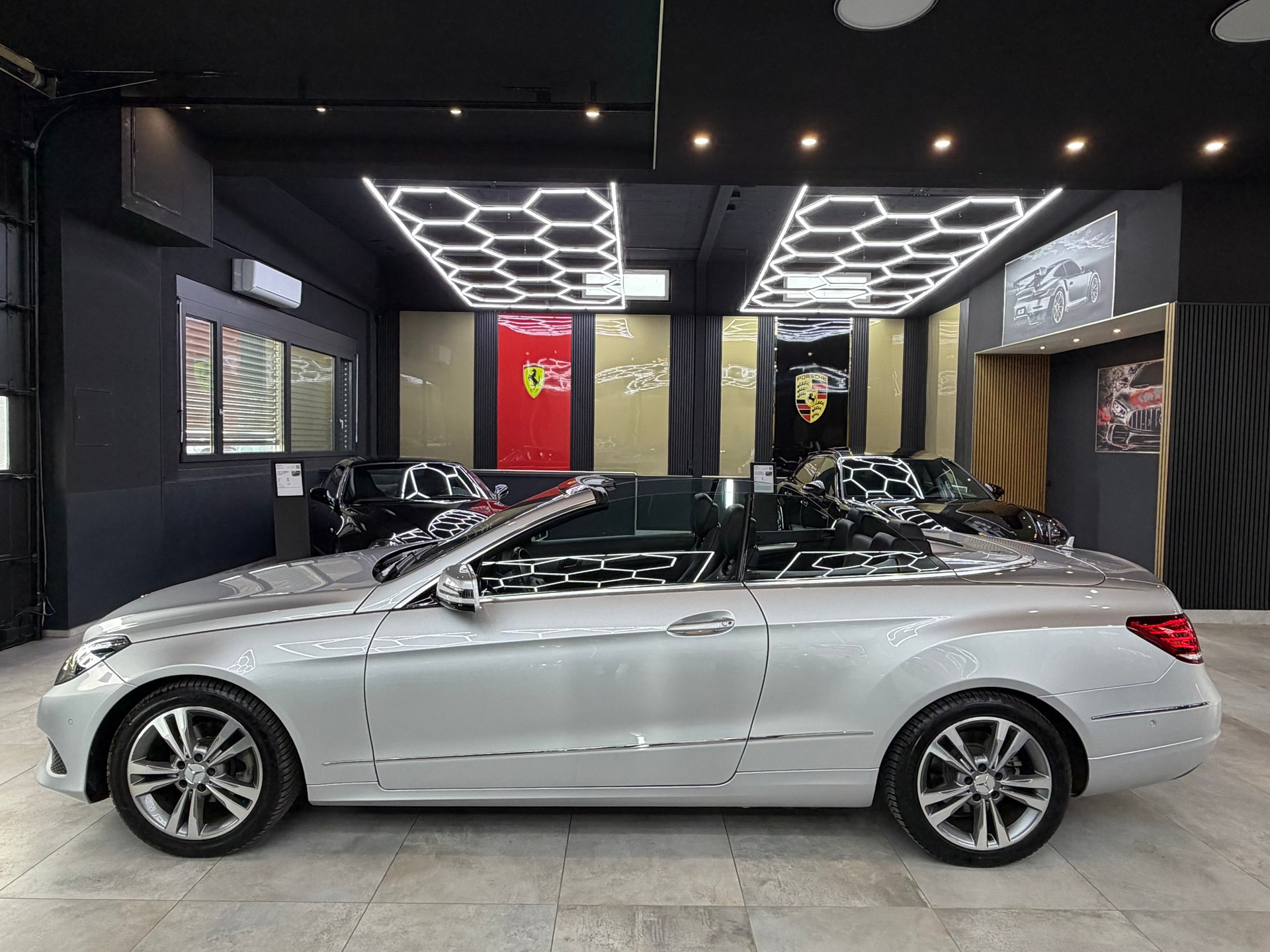 MERCEDES-BENZ E 200 7G-Tronic-image-9