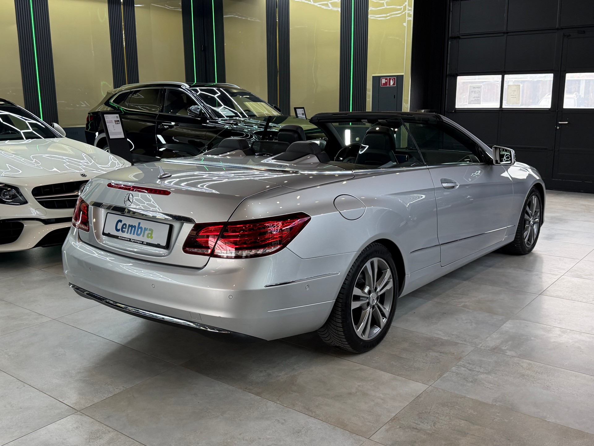 MERCEDES-BENZ E 200 7G-Tronic-image-5