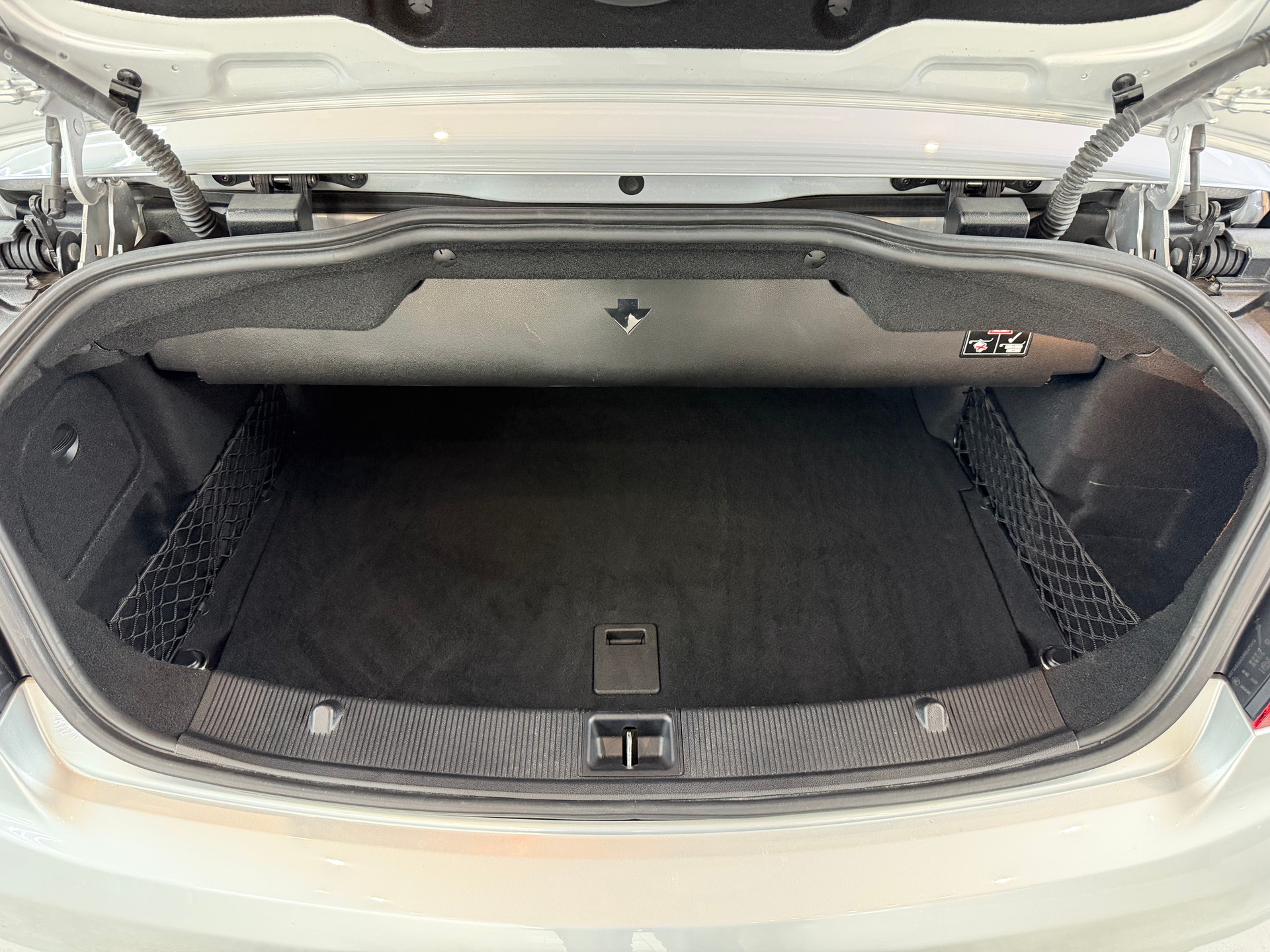 MERCEDES-BENZ E 200 7G-Tronic-image-16