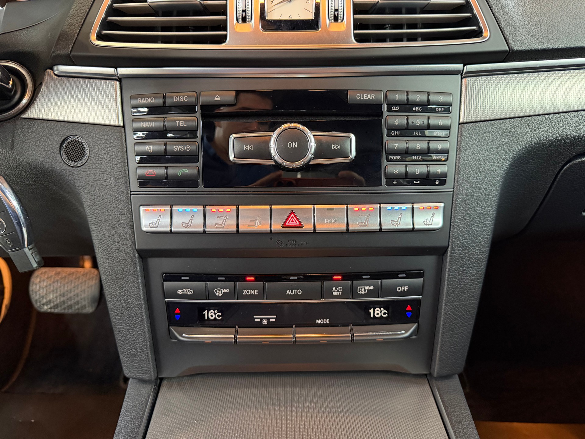 MERCEDES-BENZ E 200 7G-Tronic-image-19
