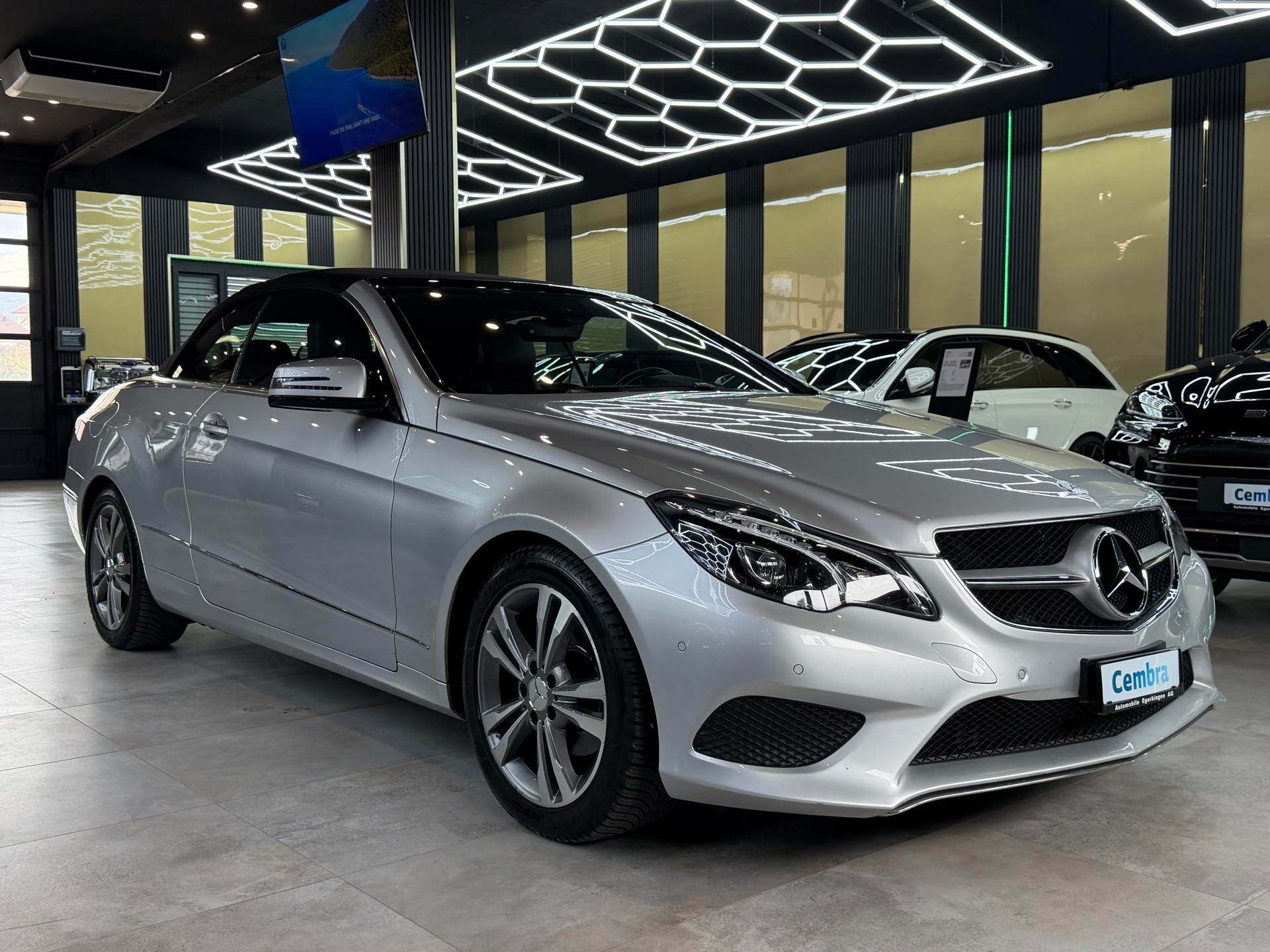 MERCEDES-BENZ E 200 7G-Tronic-image-3
