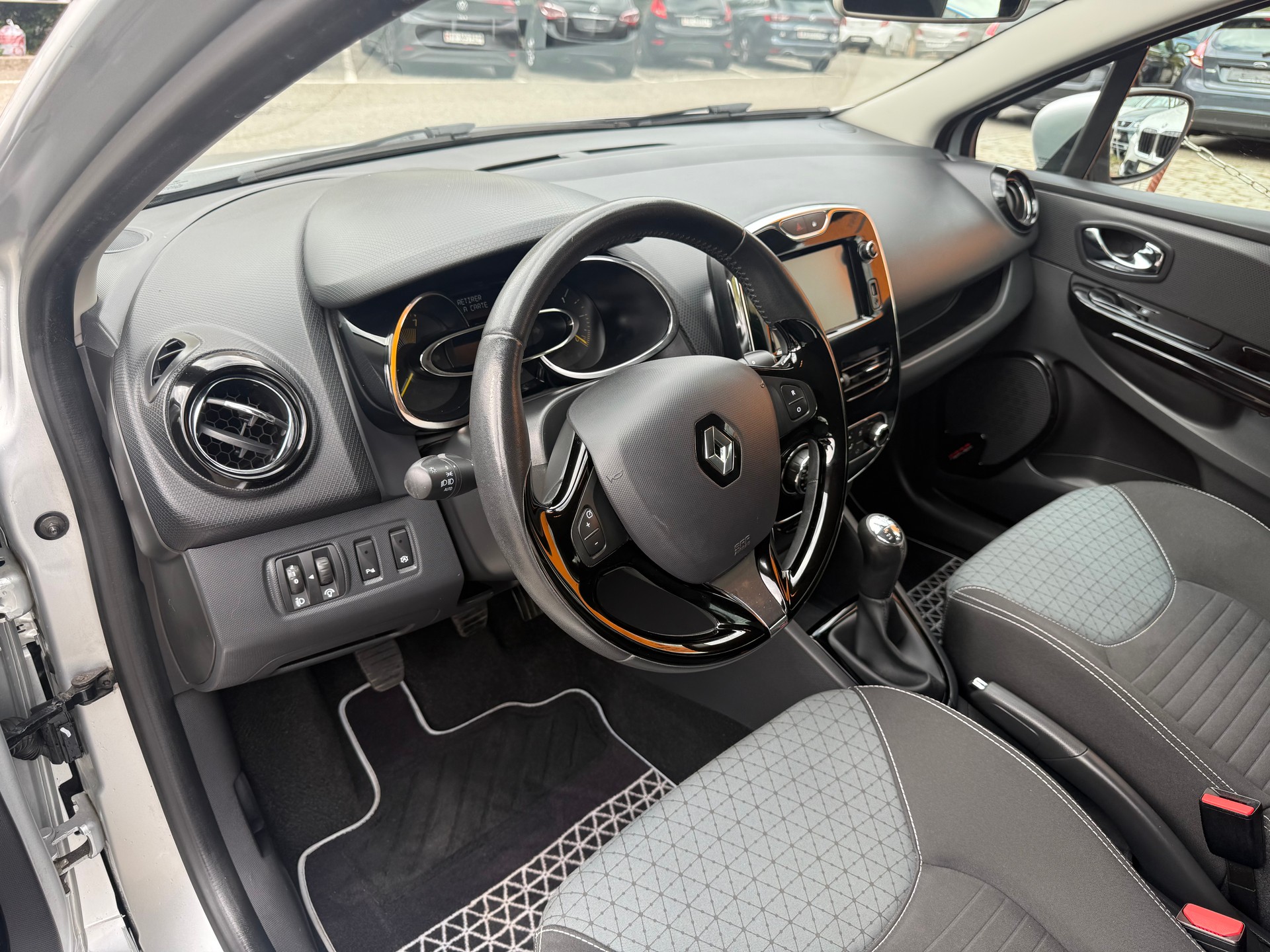 RENAULT Clio 0.9 12V Expression-image-5