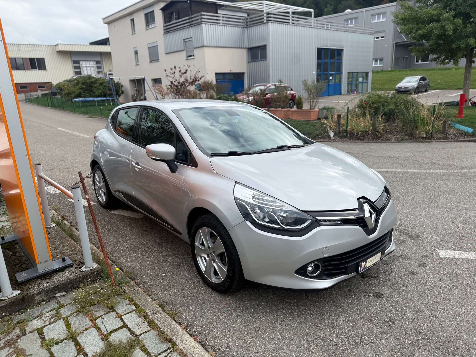 RENAULT Clio 0.9 12V Expression-image-1