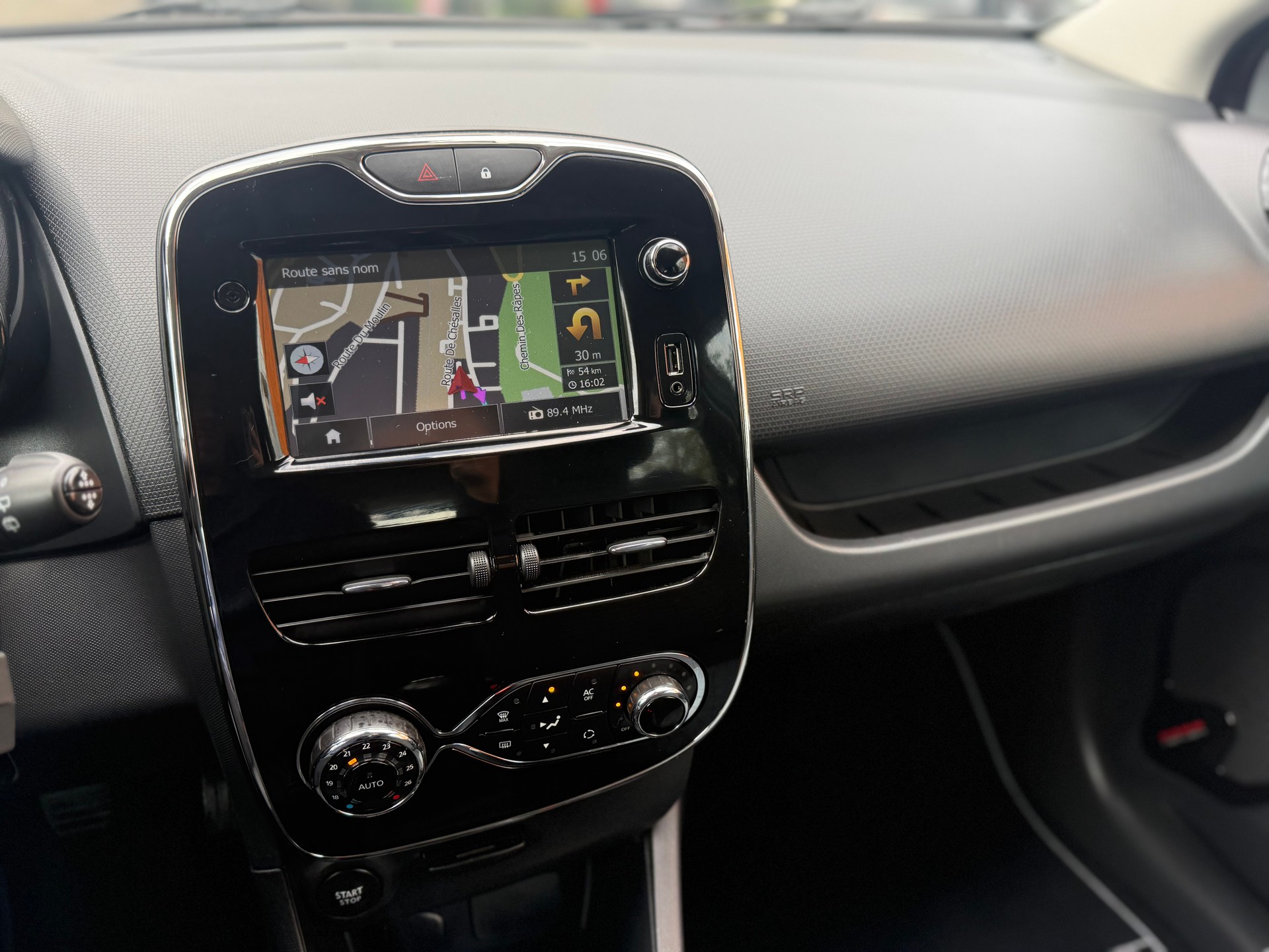 RENAULT Clio 0.9 12V Expression-image-7