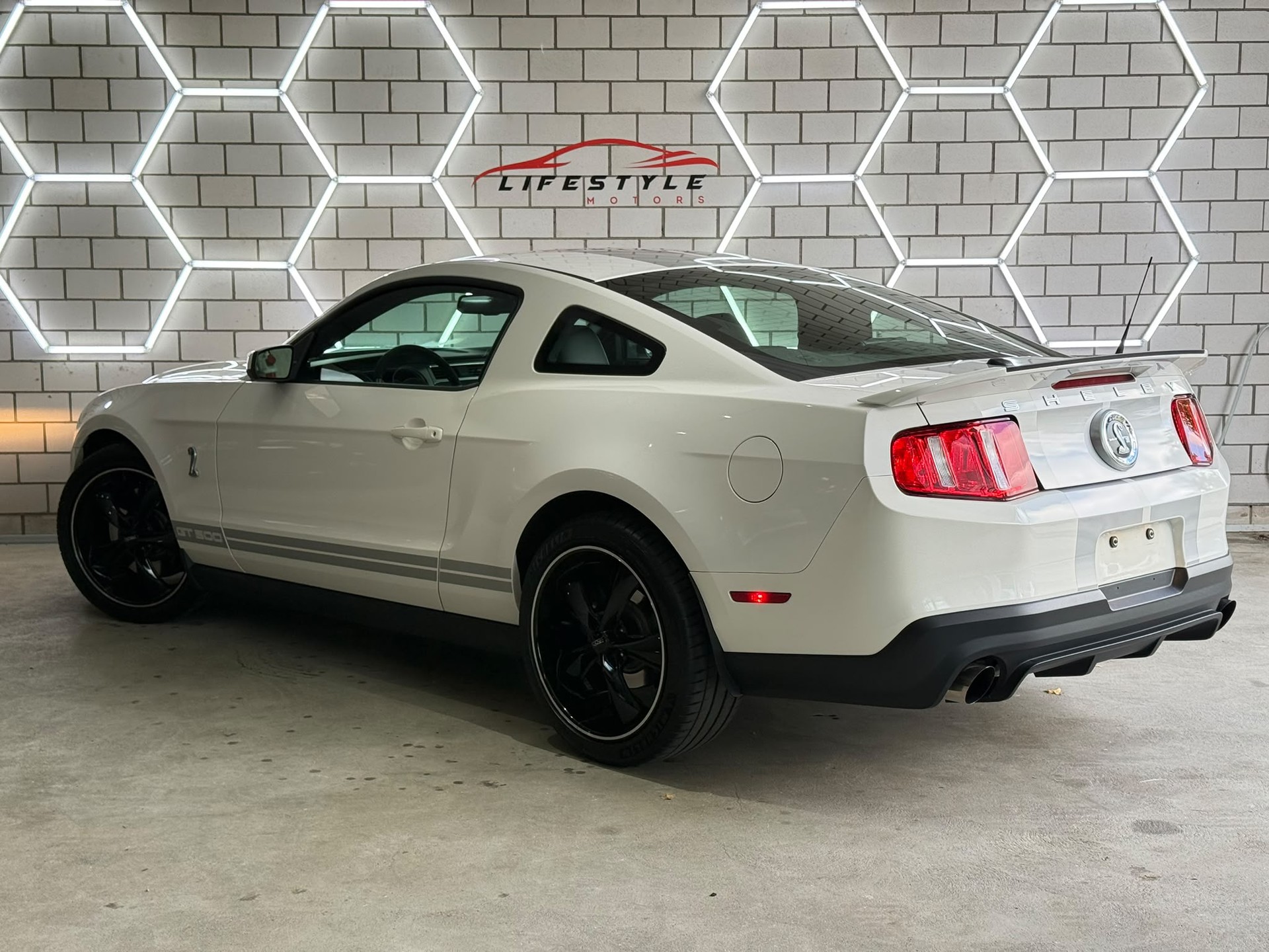 FORD Mustang Shelby GT500-image-2